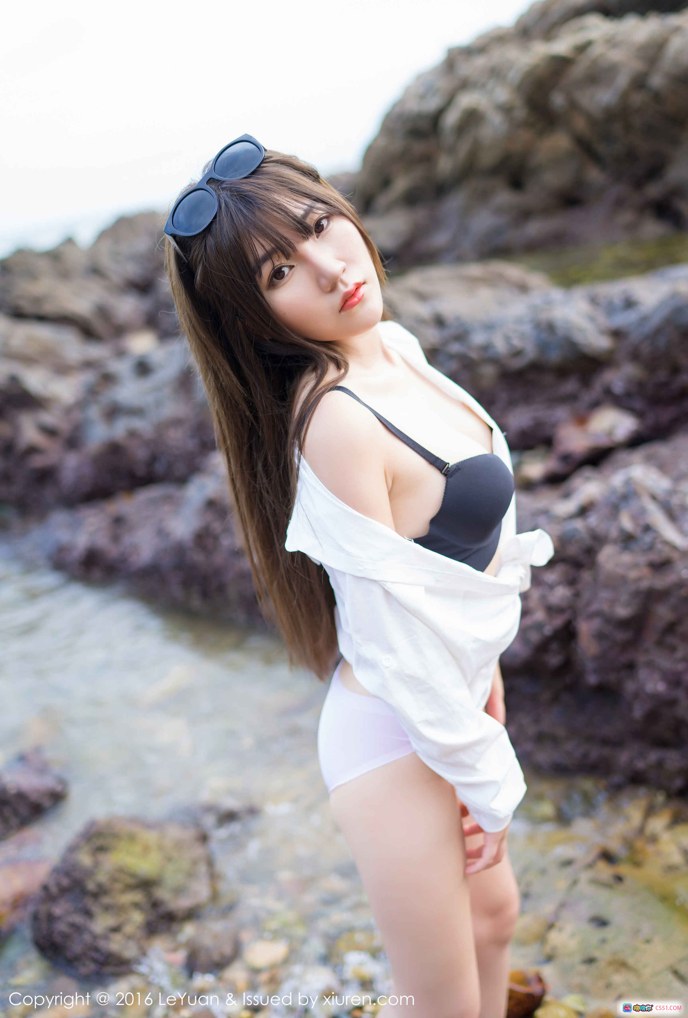 图片[6] - 海边岩石旁白衬衫露背少女背影写真 | LeYuan星乐园2016 VOL.012冷不丁高清图集 - 就要吻