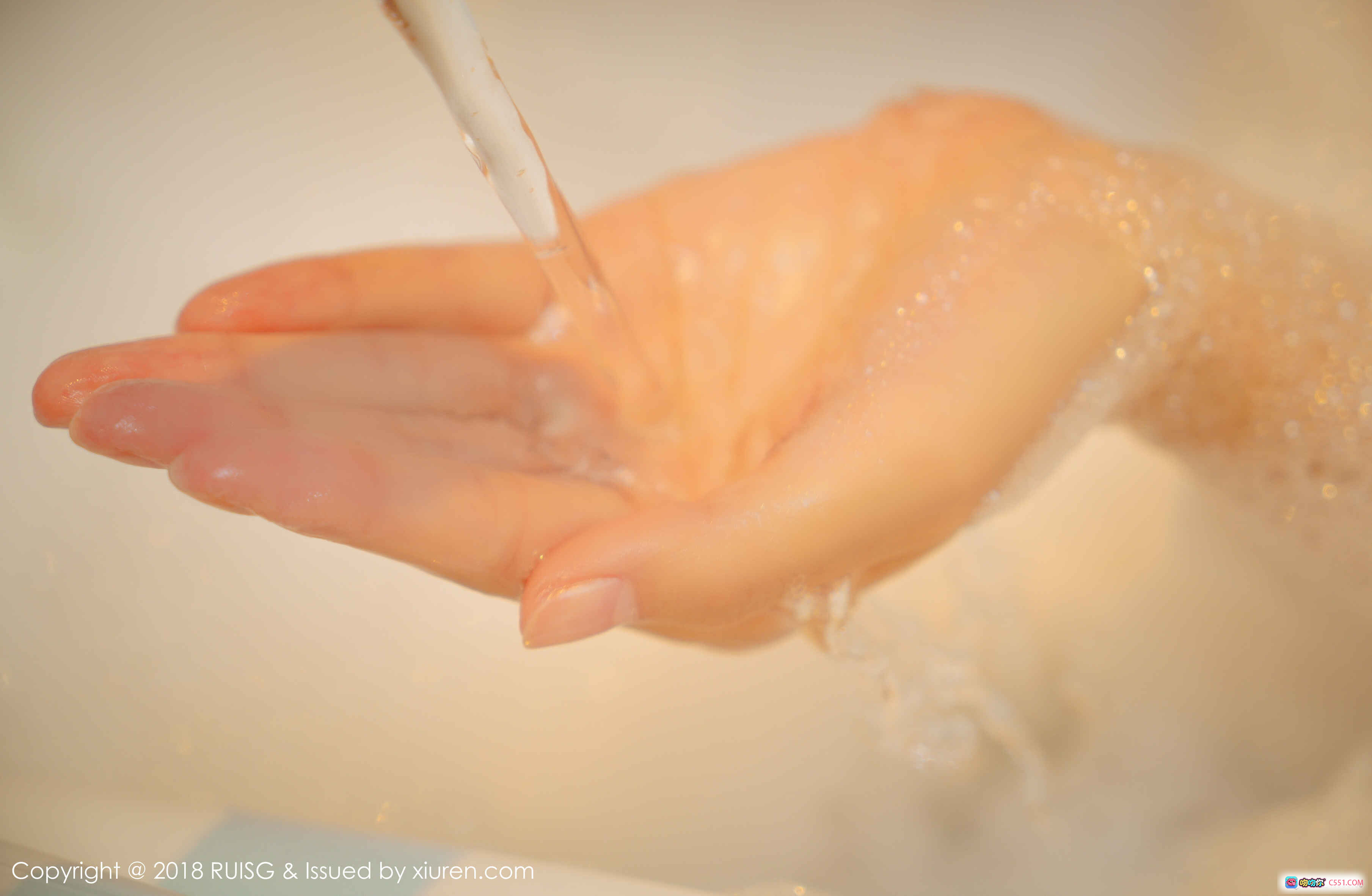 图片[4] - M梦baby浴缸泡泡浴写真 | RUISG瑞丝馆2018高清私房美图 | 甜美少女浴室诱惑摄影 - 就要吻