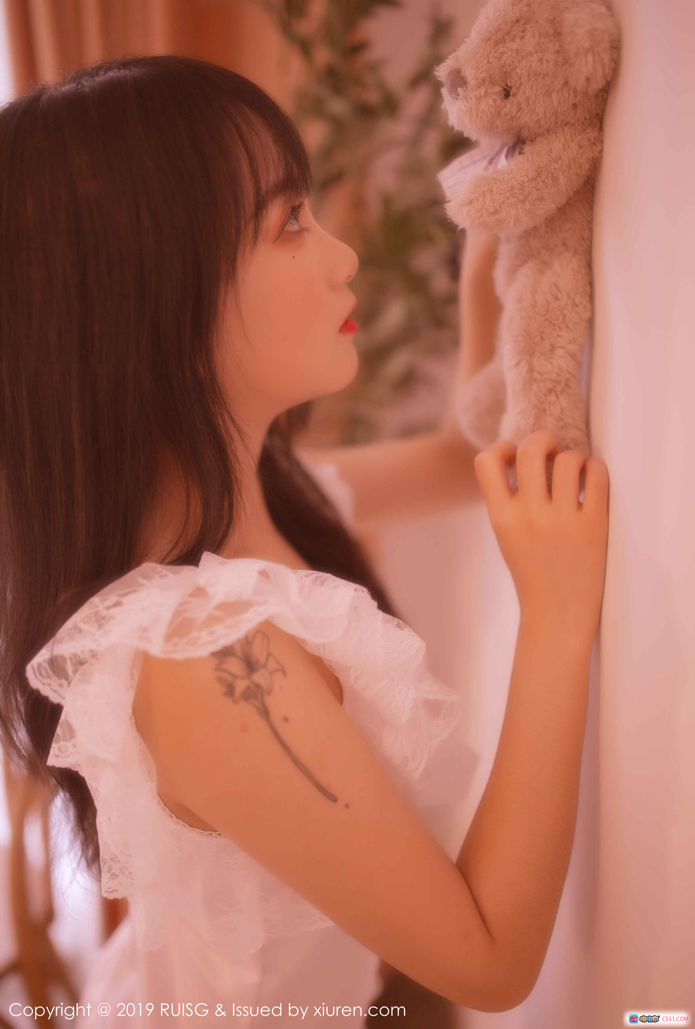 图片[9] - 小葡萄miki粉色蕾丝睡衣写真 | RUISG瑞丝馆2019 VOL.085 | 甜美少女风室内私房照 - 就要吻