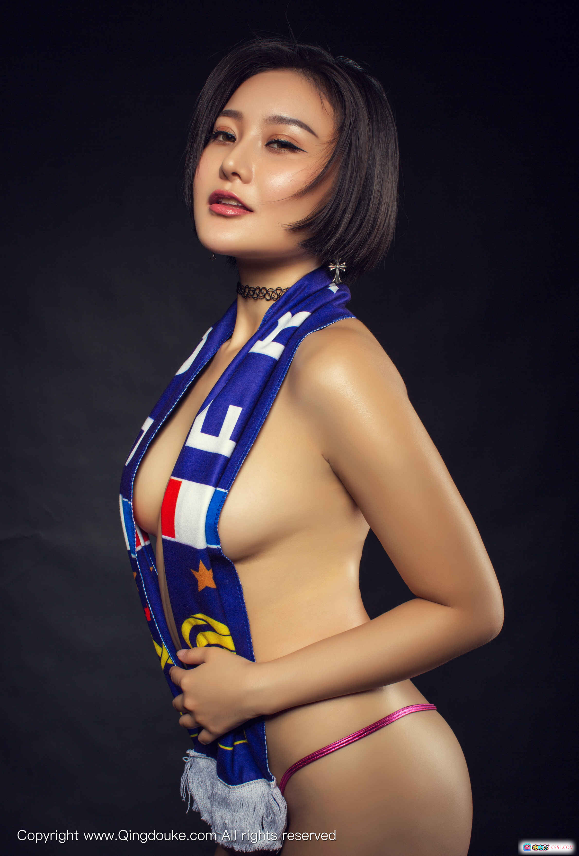 图片[6] - 青豆客2016.11.17婵性感写真：黑红蕾丝内衣+渔网袜床上私房美拍 - 就要吻