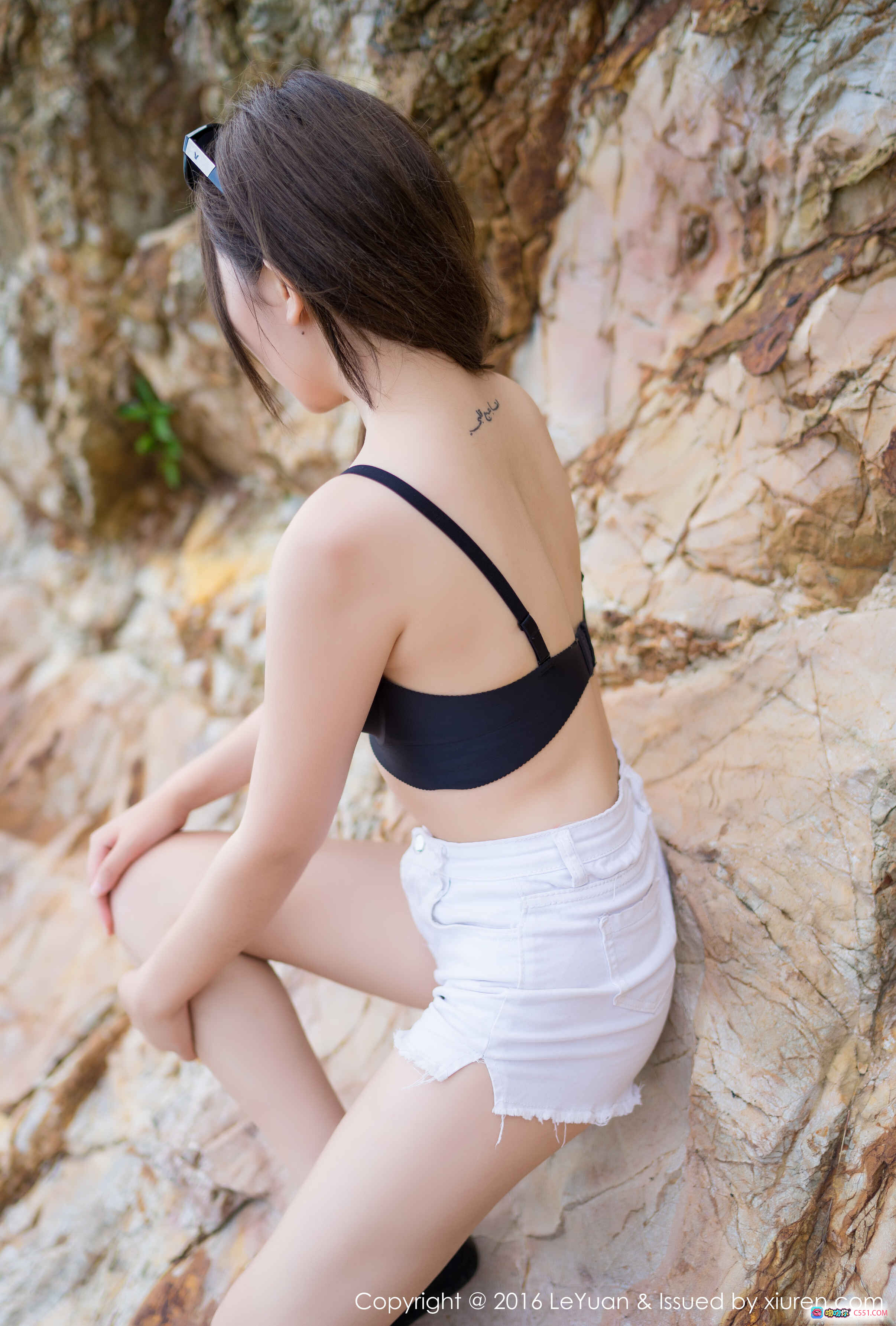 图片[3] - 海边黑泳衣美女背影写真 | 星乐园LeYuan2016高清图集 | 露背纹身沙滩风情 - 就要吻