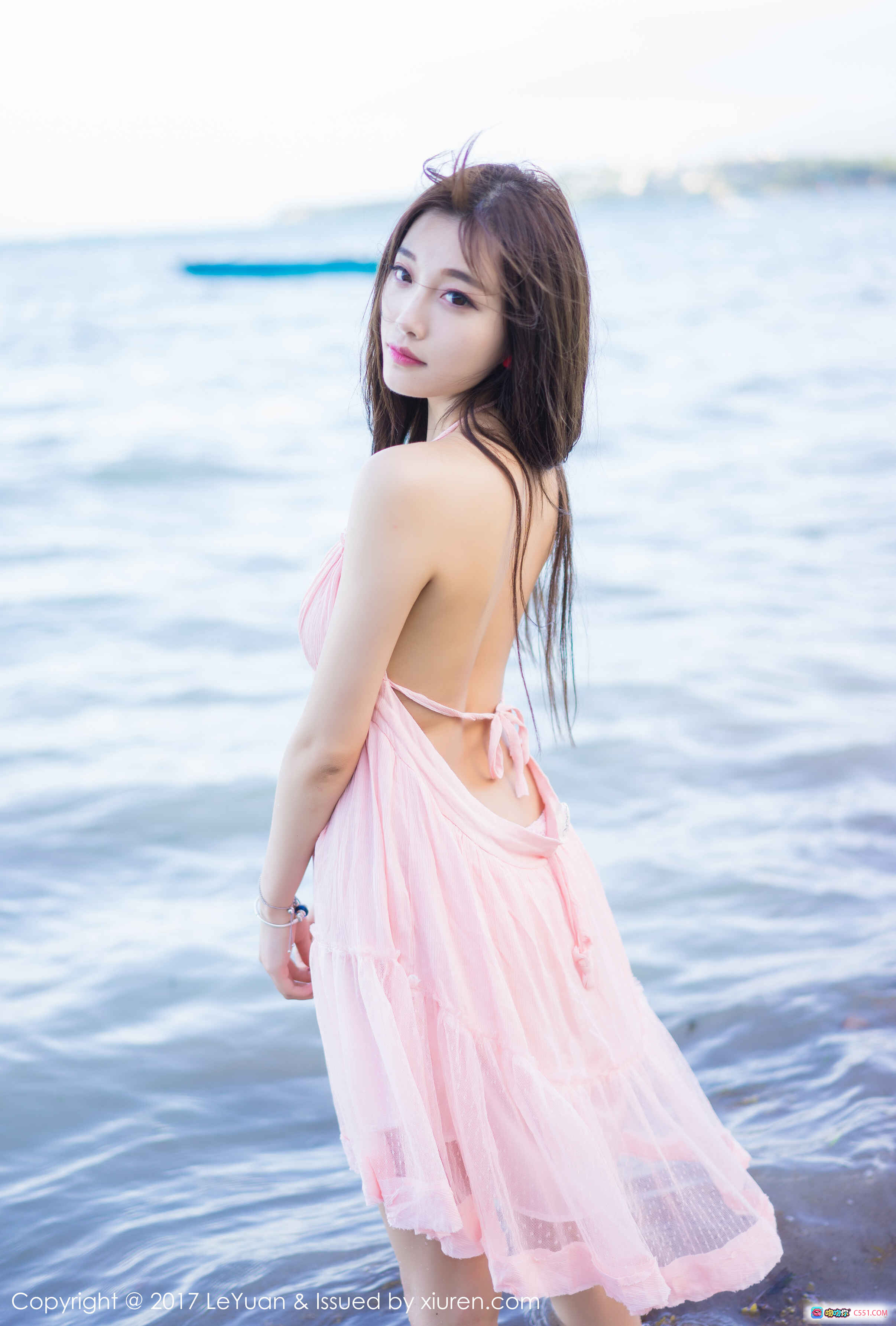 杨晨晨Sugar海边粉色吊带裙写真 | LeYuan星乐园2017 Vol.035 | 清新性感沙滩美拍 - 就要吻