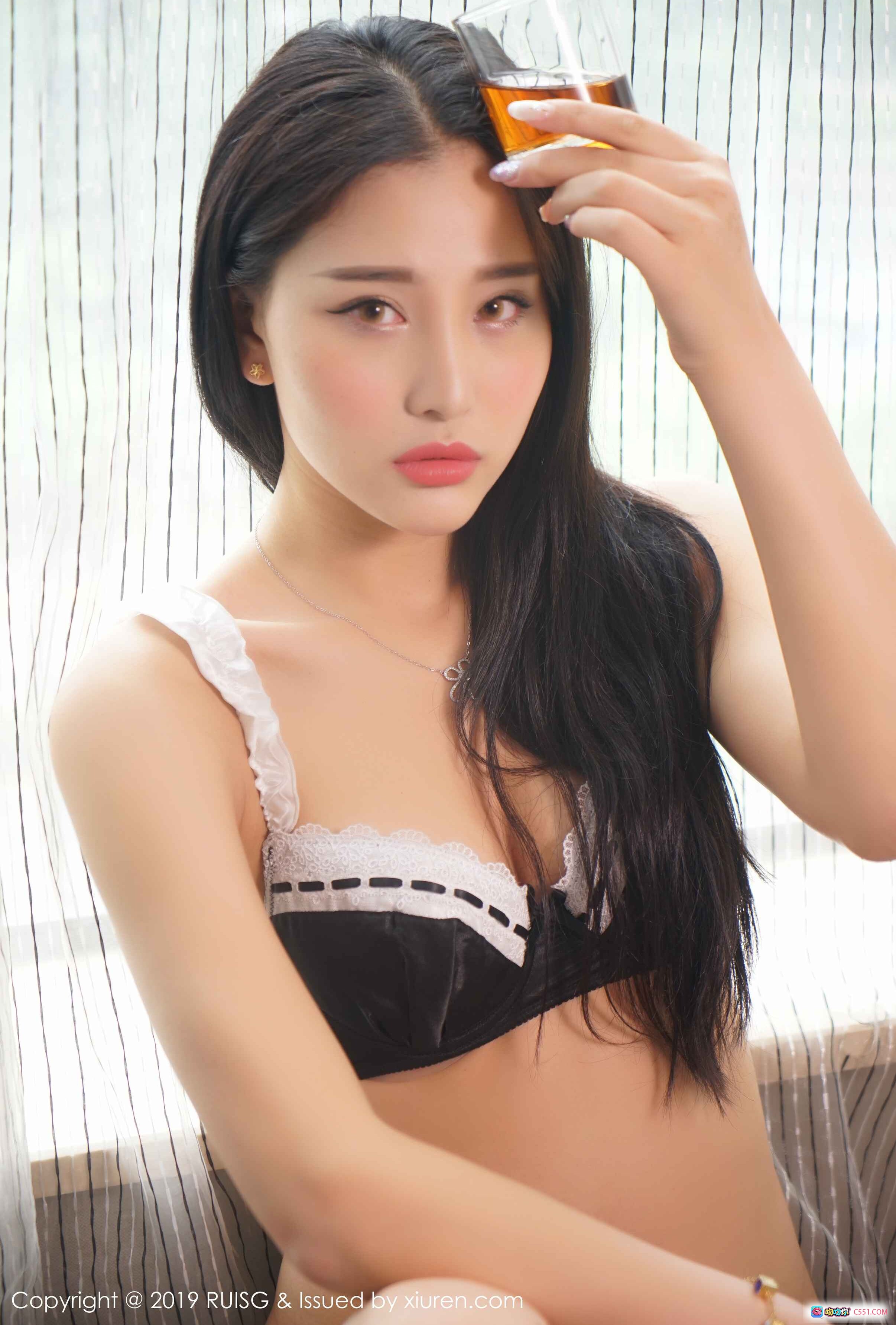 图片[10] - 楚楚baby性感内衣写真 | RUISG瑞丝馆2019 VOL.057 | 黑白蕾丝文胸+内裤 | 床上私房美拍 | 纤腰长发女神风 - 就要吻