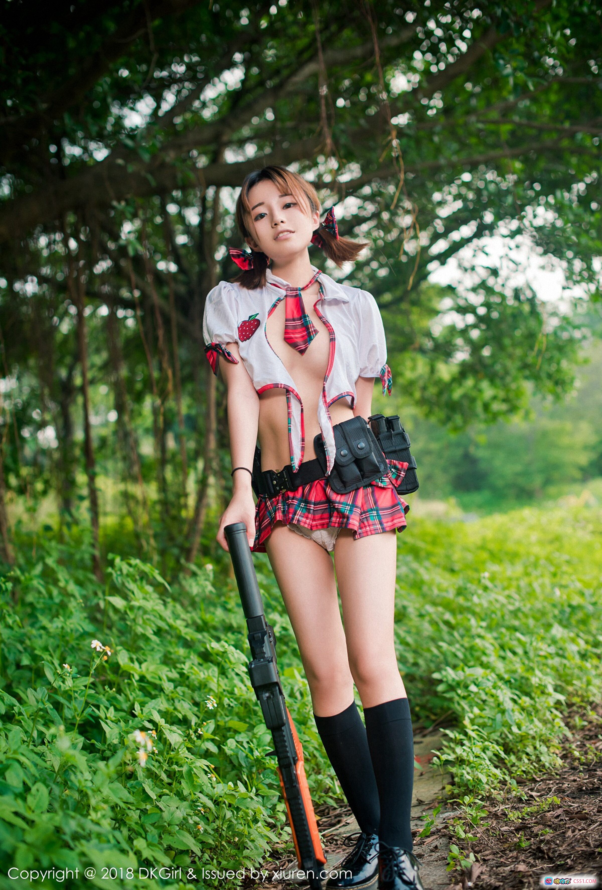 图片[7] - 仓井优香水手服持枪森林写真 | DKGirl 2018 Vol.076 甜美少女户外摄影 - 就要吻