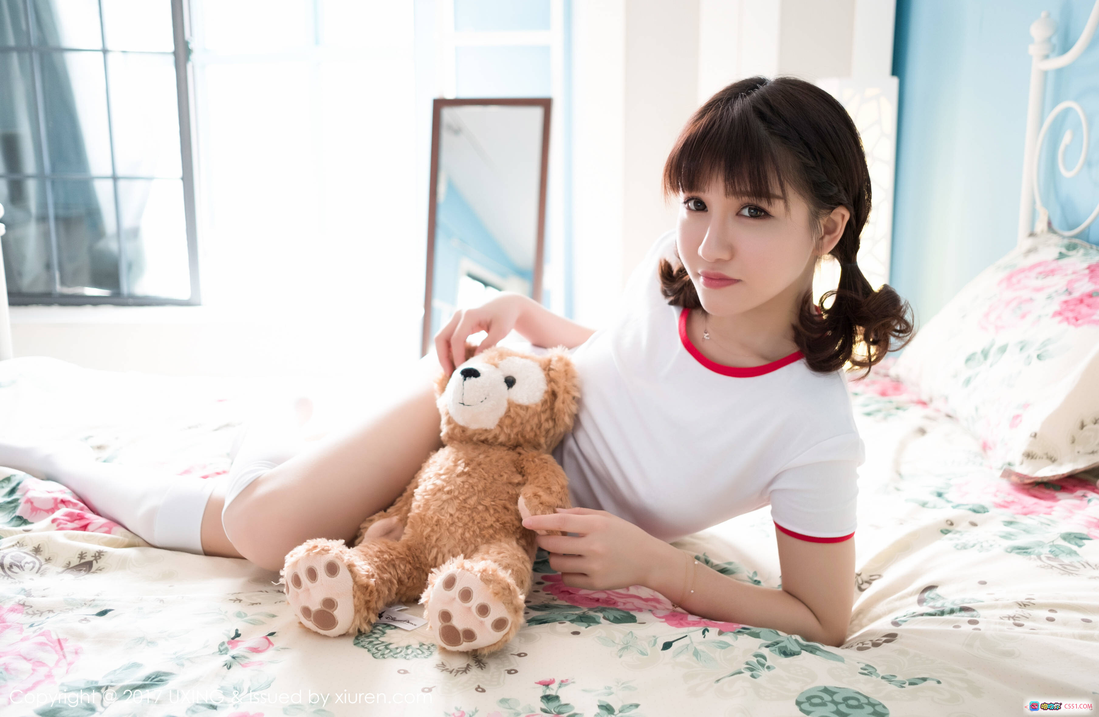 图片[9] - UXING 2017 Vol.040 K8傲娇萌萌Vivian 白T红边居家少女抱泰迪熊床照写真60P - 就要吻
