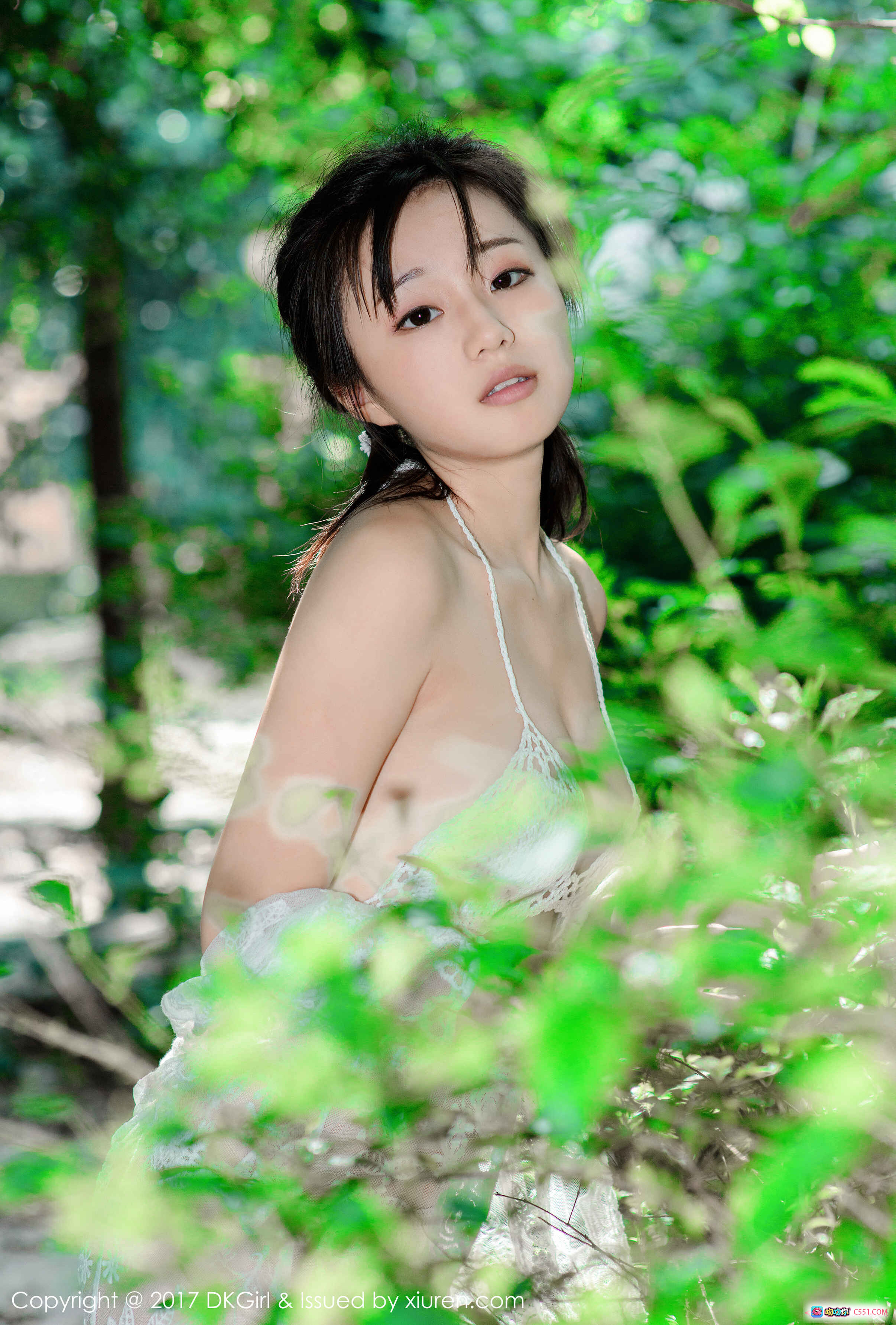 图片[9] - 仓井优香白色蕾丝透视上衣户外写真 – DKGirl 2017 VOL.051 清新自然性感美腿摄影 - 就要吻