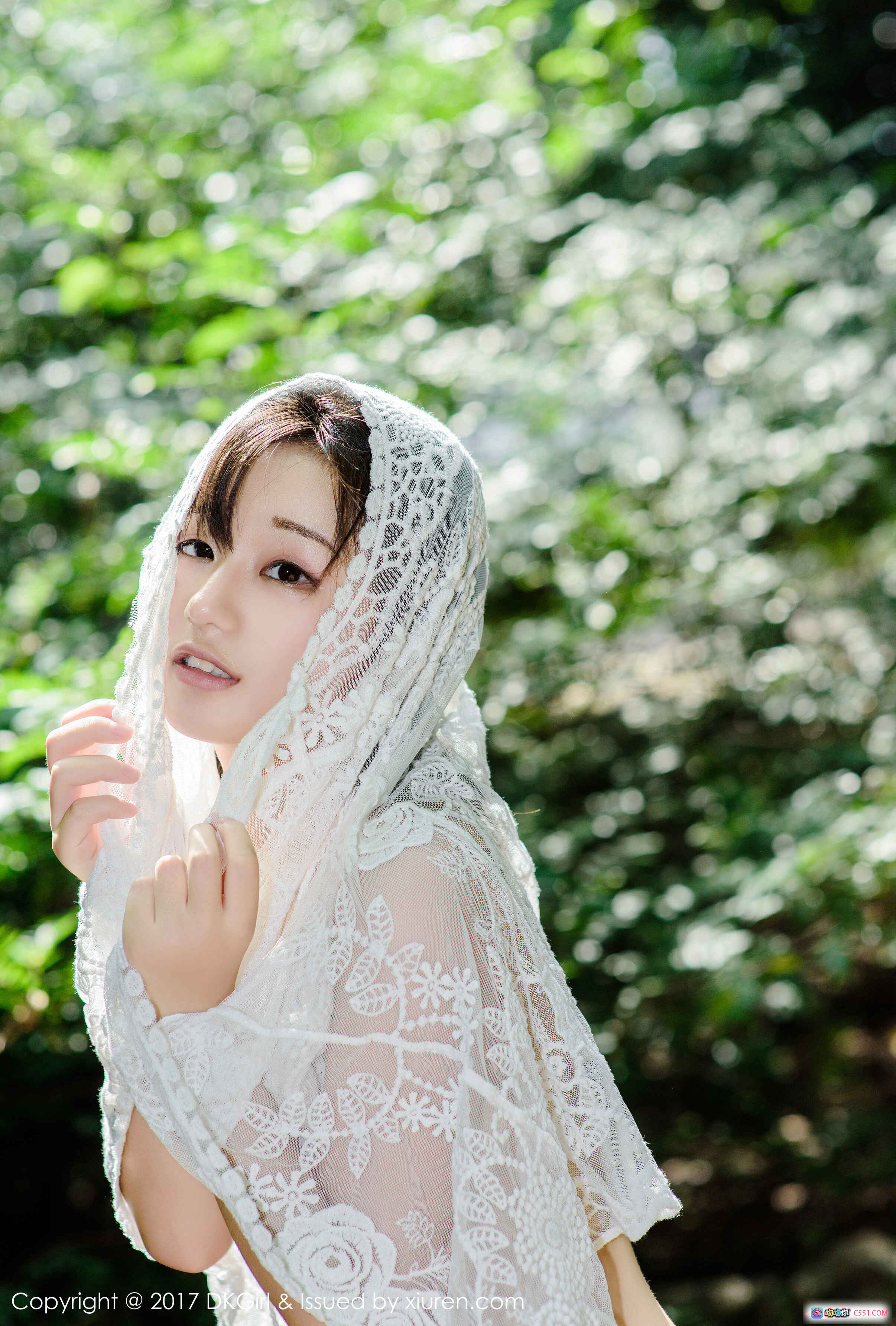 图片[6] - 仓井优香白色蕾丝透视上衣户外写真 – DKGirl 2017 VOL.051 清新自然性感美腿摄影 - 就要吻