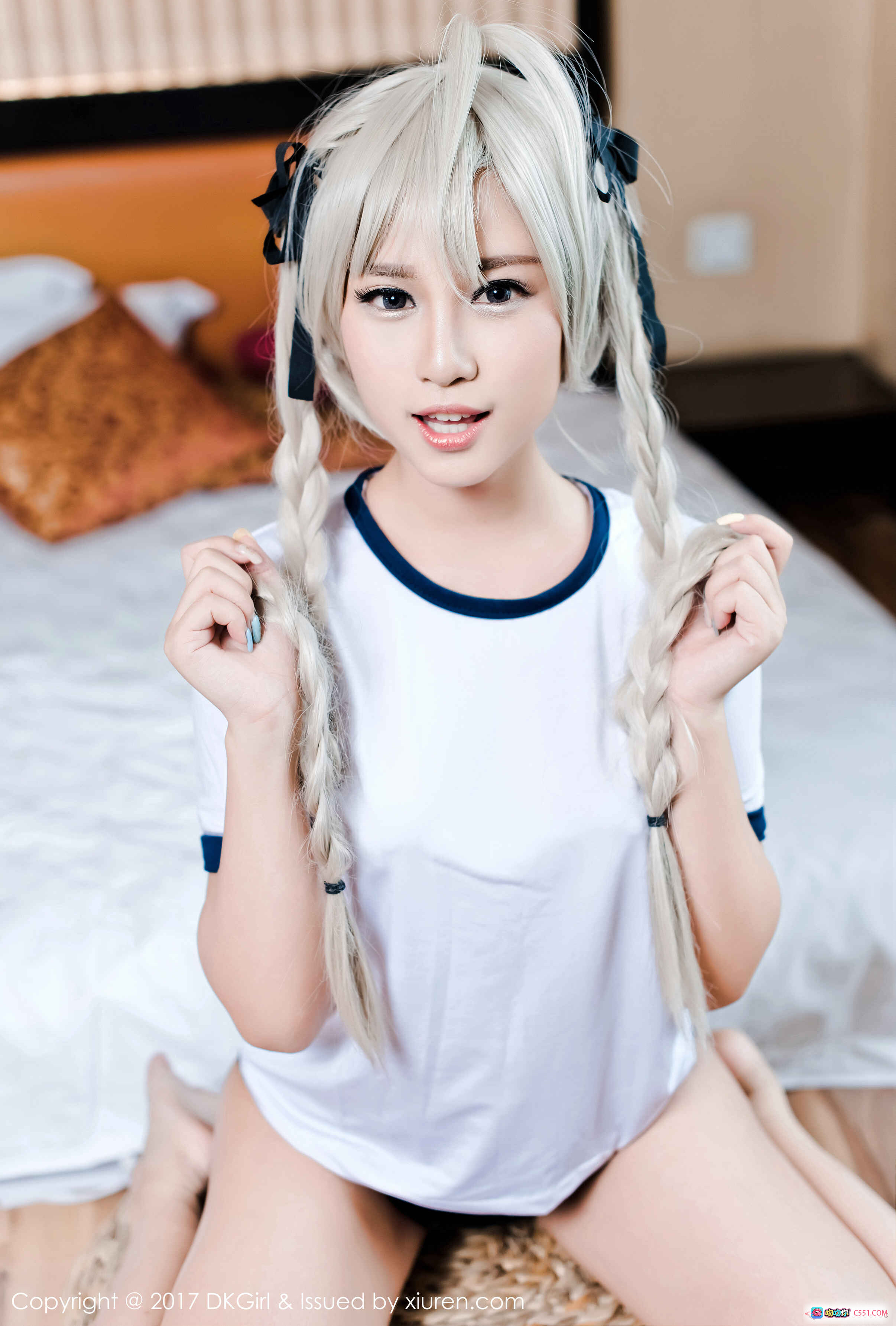 图片[4] - 萌宝儿BoA兔女郎COS写真 | 白色兔耳制服少女抱玩偶 | DKGirl2017 VOL.036高清美图 - 就要吻