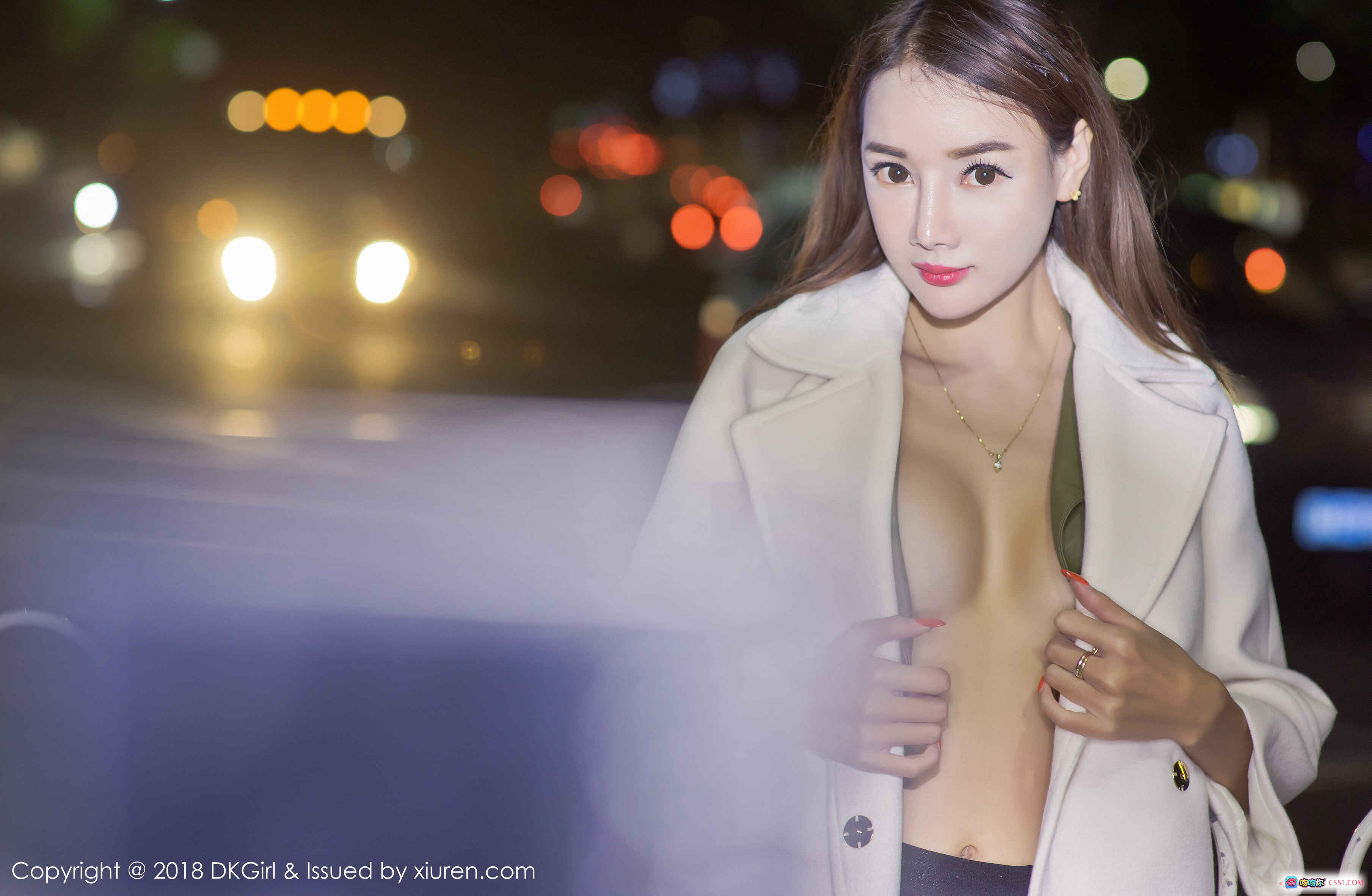 图片[7] - 婕西儿Jessie夜拍写真 | 橄榄绿皮质深V连衣裙 | 长发红唇性感造型 | DKGirl VOL.059 2018.02.24 - 就要吻