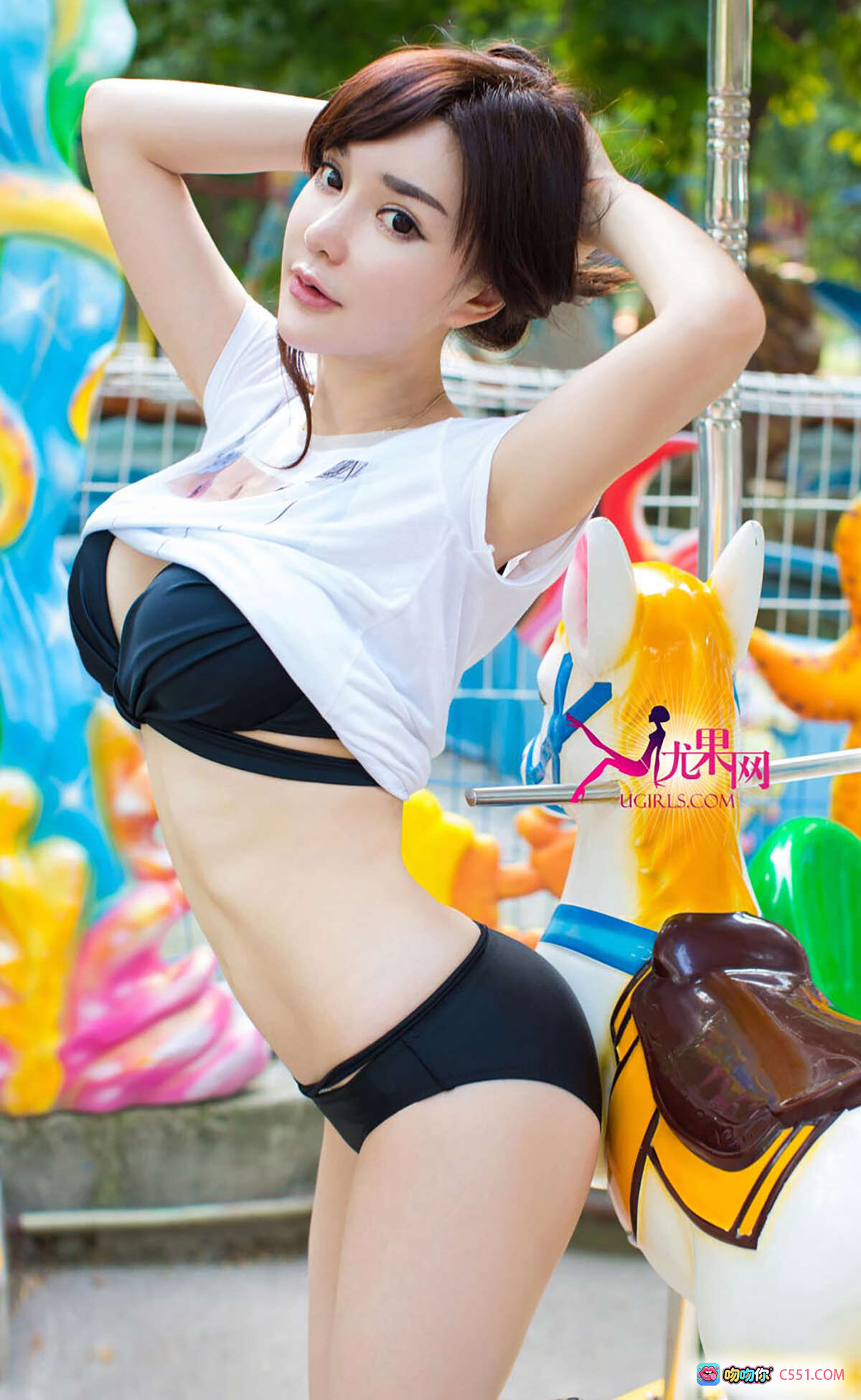 图片[3] - 赵欢颜韩子萱尤果网爱尤物2015No.136泳装写真 游乐园旋转木马性感美拍 40P高清图集 - 就要吻