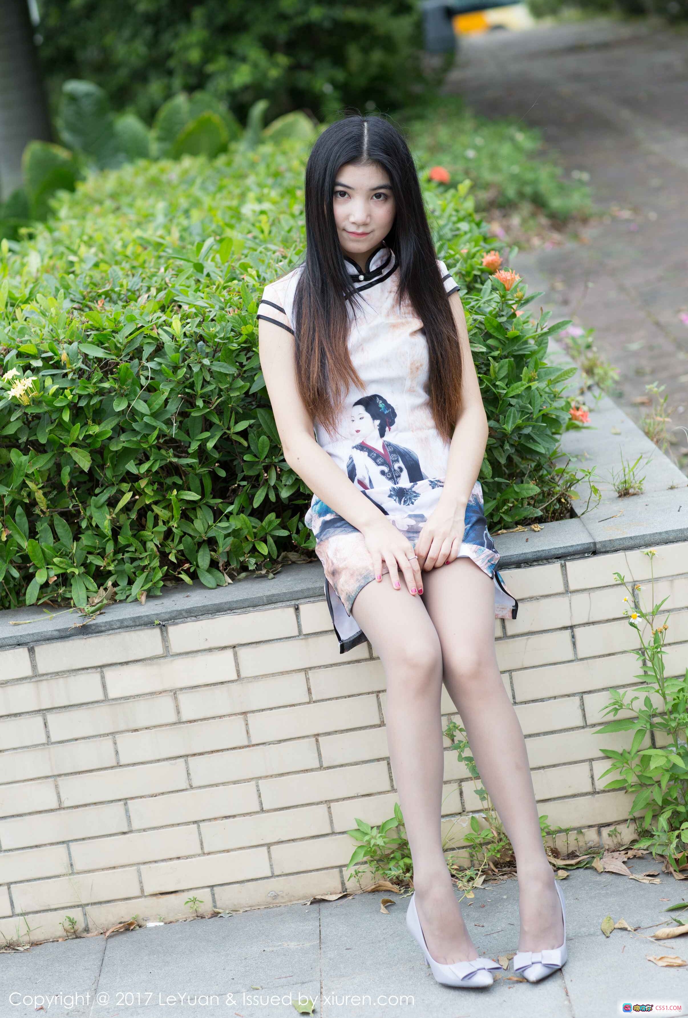 图片[10] - Winki丝女郎美腿高跟鞋户外写真 | LeYuan星乐园2017 Vol.039优雅性感穿搭 - 就要吻