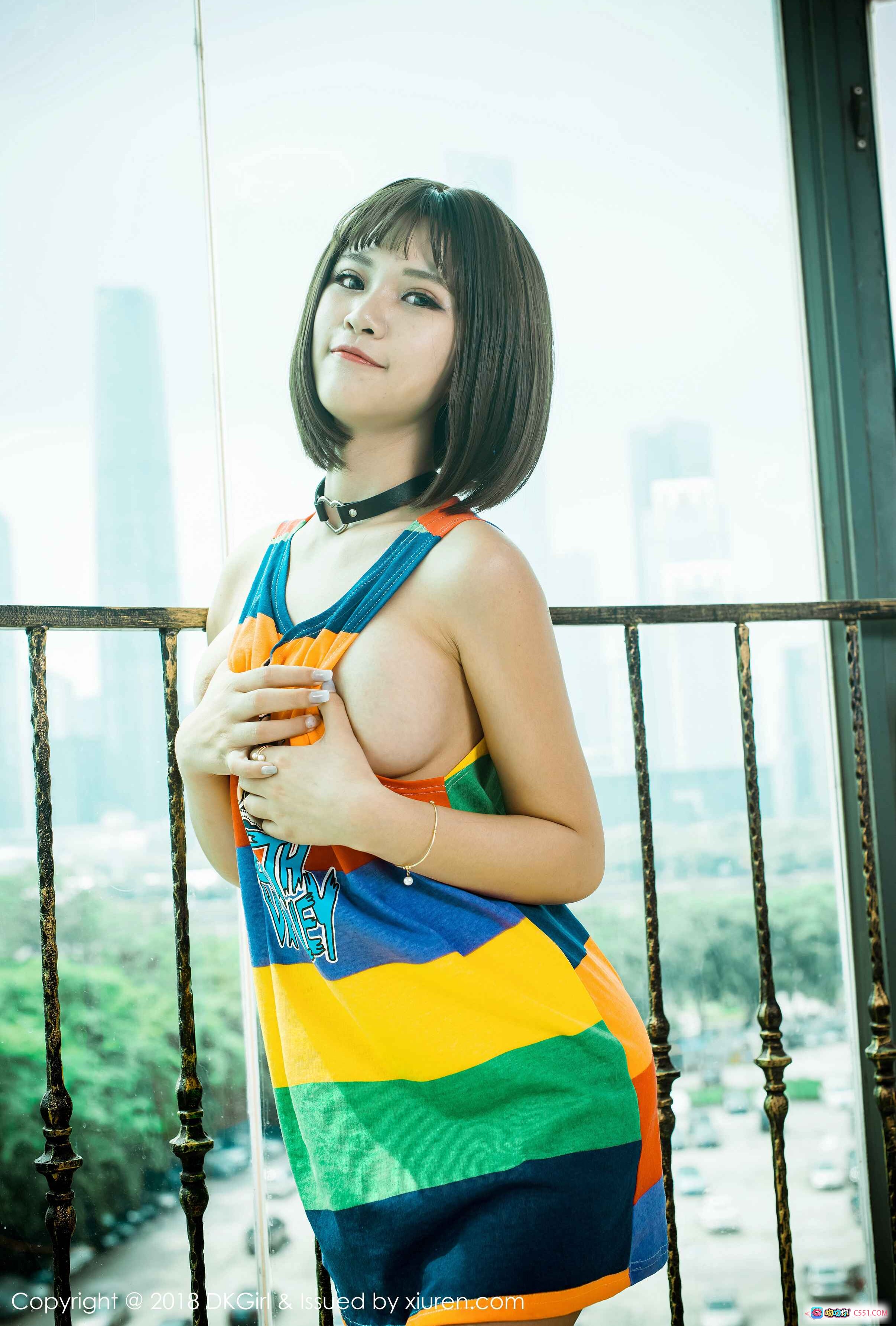 图片[7] - 萌宝儿BoA彩虹条纹连衣裙阳台写真 | DKGirl 2018 Vol.082 都市背景短发少女清新性感风 - 就要吻
