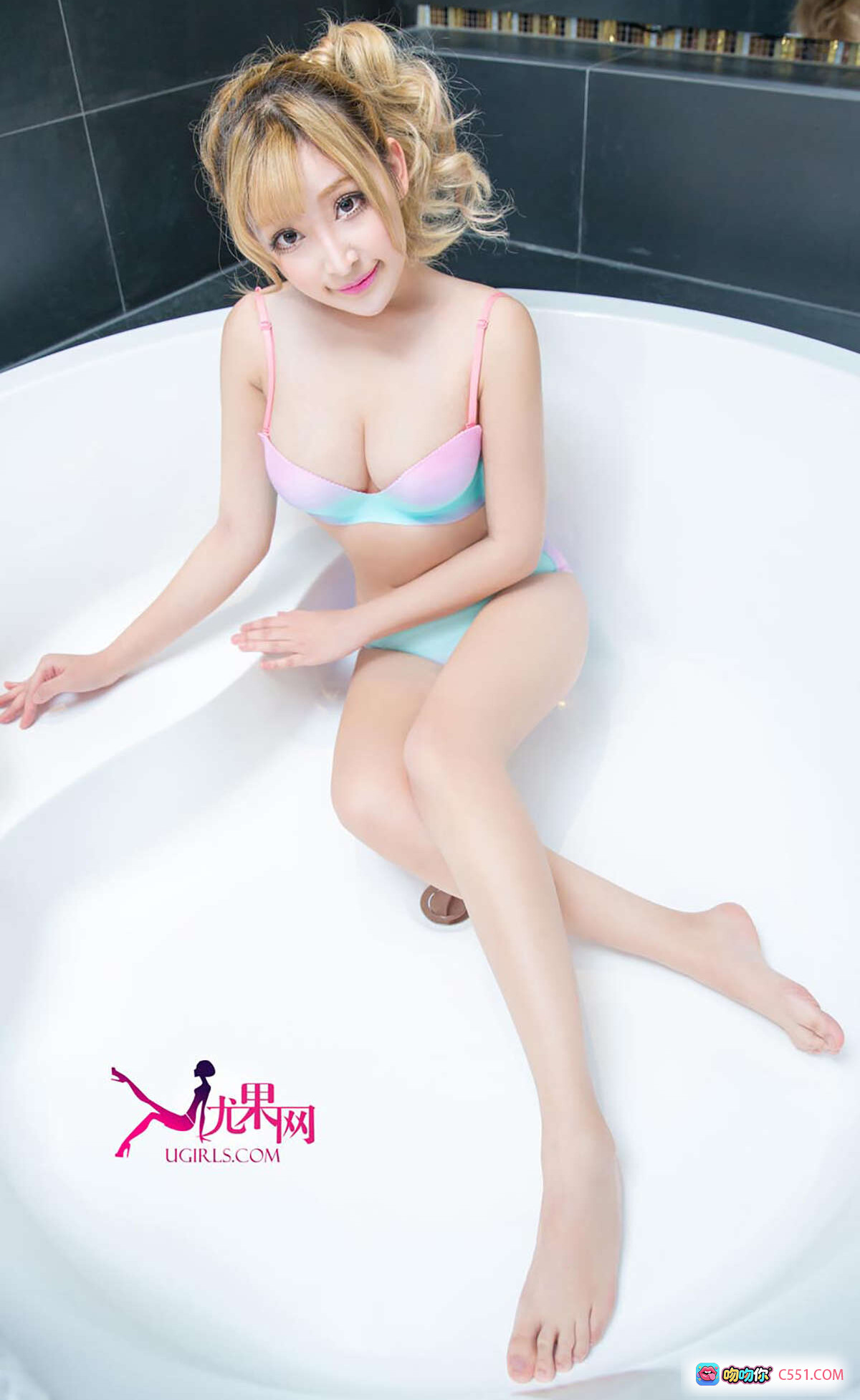 图片[4] - Ugirls尤果网小君酱超人气小萝莉性感内衣写真 40P高清美图浴室浴缸私房诱惑 - 就要吻