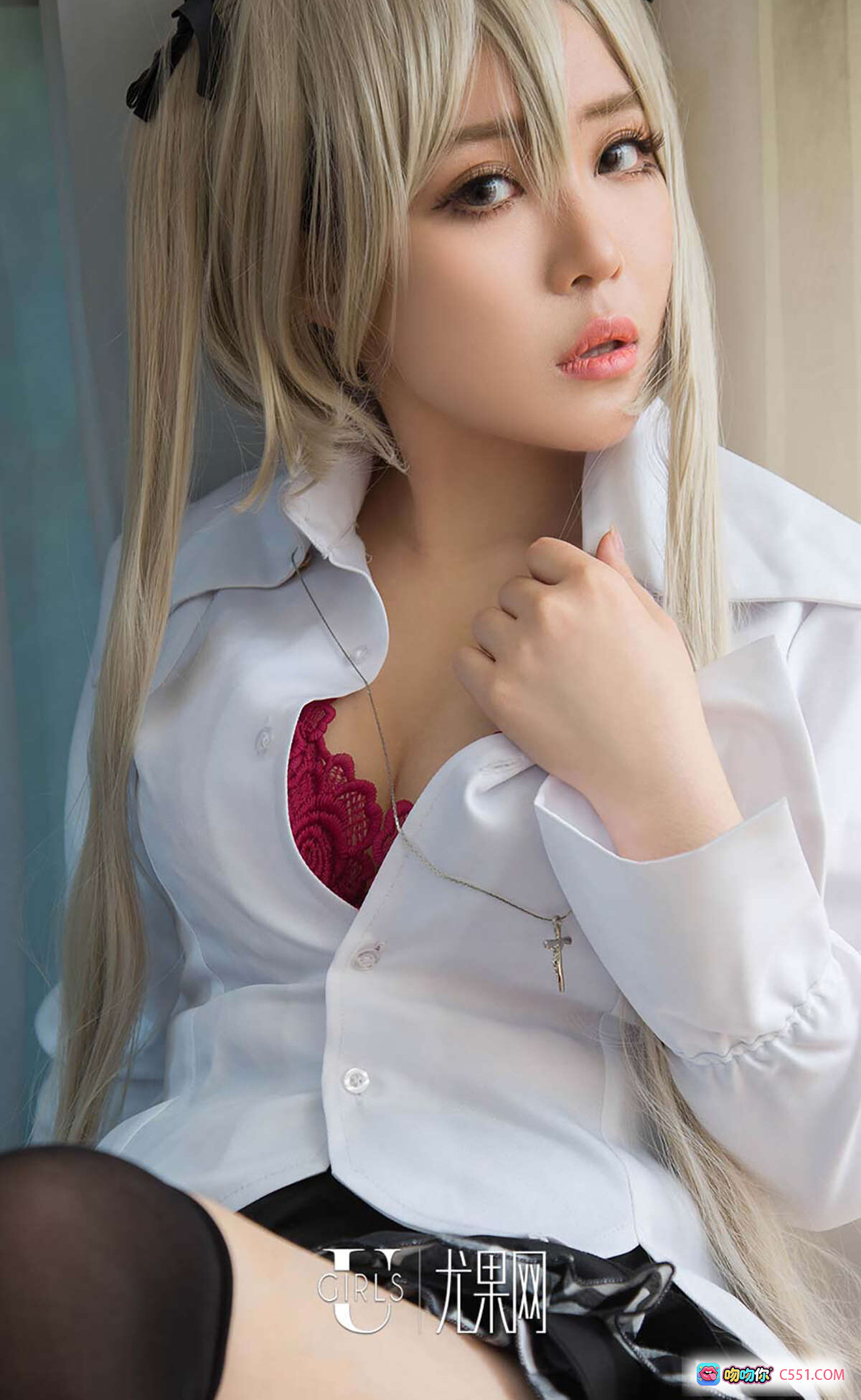 图片[2] - Ugirls尤果网爱尤物No.371素衣白衬衫黑格裙双马尾金发少女写真40P高清美图 - 就要吻