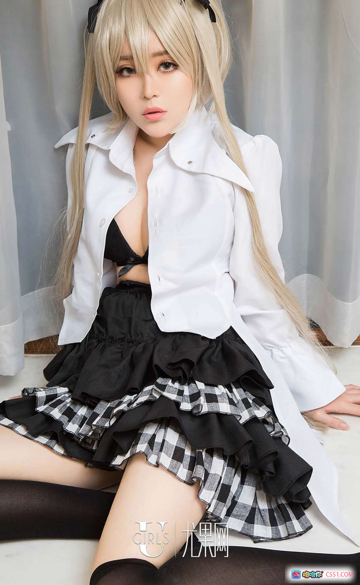 Ugirls尤果网爱尤物No.371素衣白衬衫黑格裙双马尾金发少女写真40P高清美图 - 就要吻