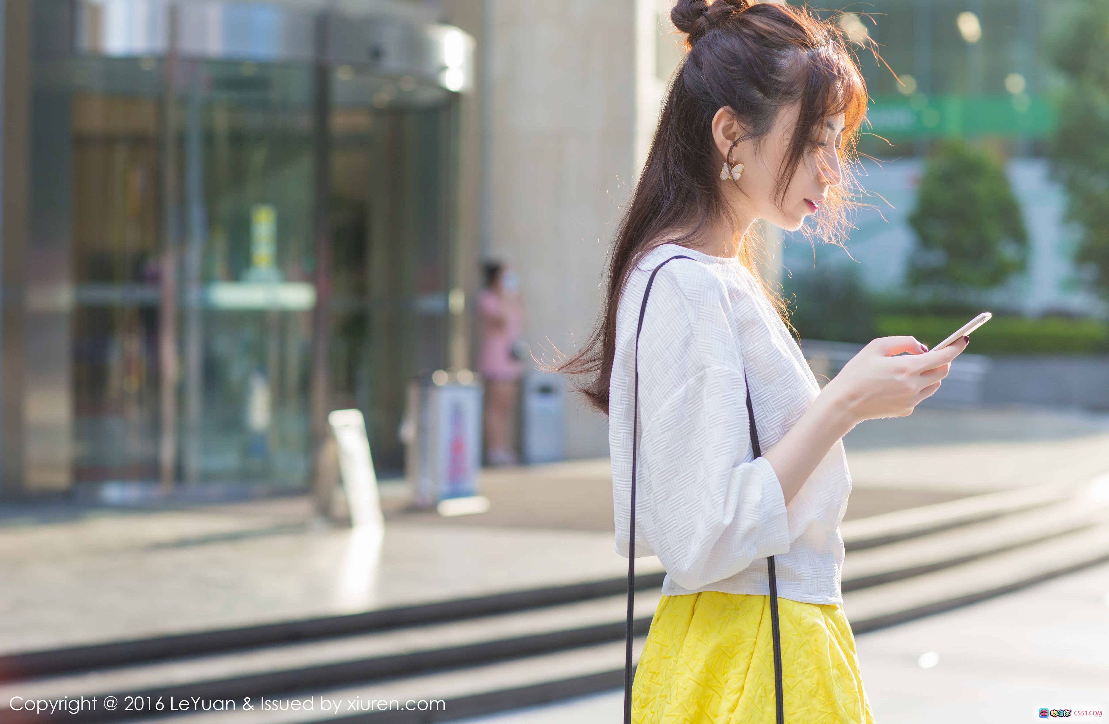 图片[2] - 楚琪kiki条纹比基尼泳装写真 | LeYuan星乐园2016.08.09 VOL.006阳台性感美拍 - 就要吻