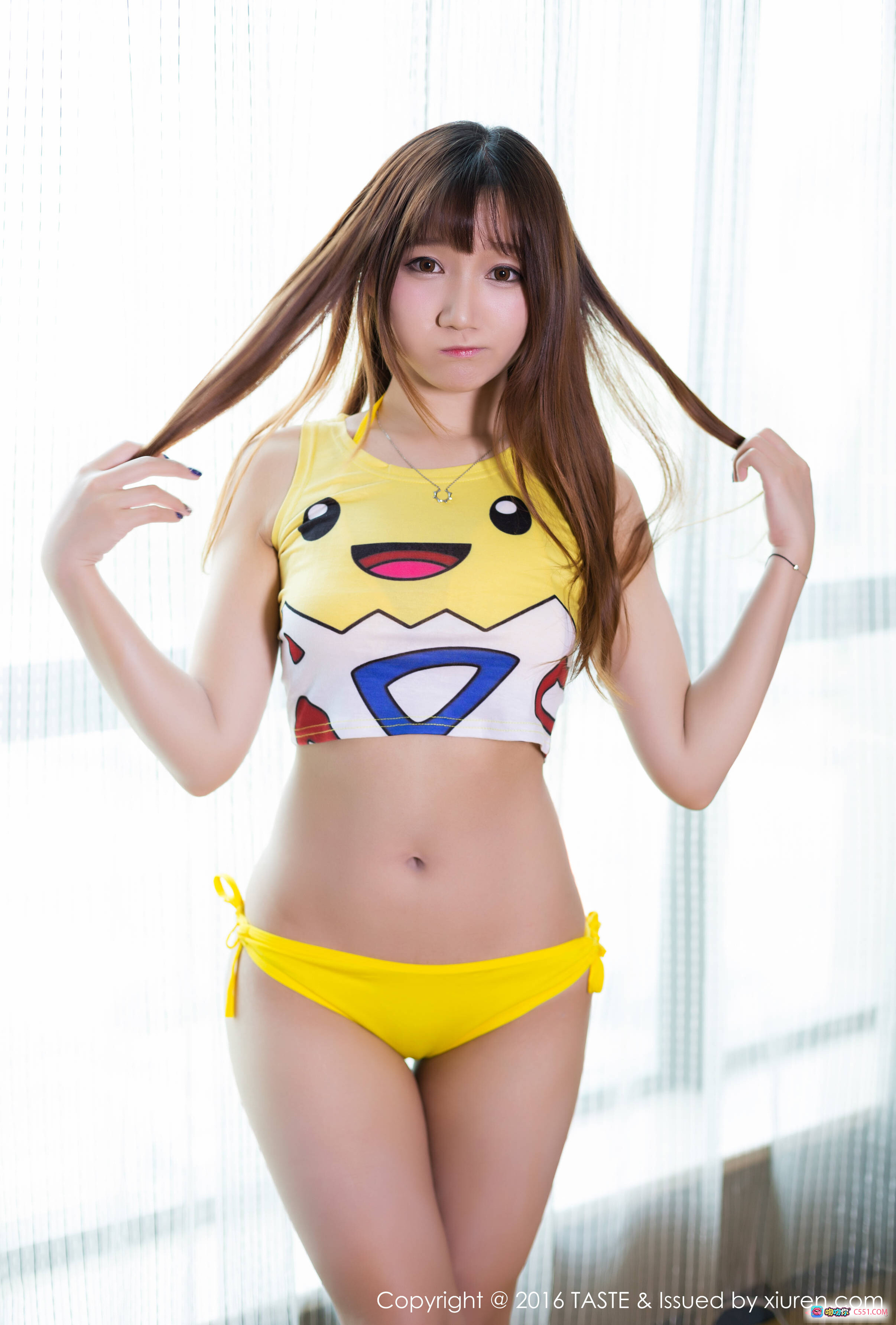图片[5] - 陈依黄色卡通比基尼写真 | 甜美笑容 | 纤腰美腿 | 室内自然光拍摄 | TASTE 2016 Vol.028 - 就要吻