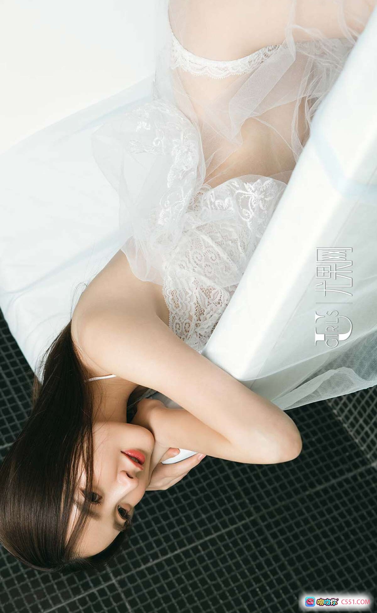 图片[7] - Ugirls尤果网爱尤物专辑潇潇性感写真 黑色蕾丝内衣牛仔短裤美臀诱惑 2016.10.30 No.530 40P高清图集 - 就要吻