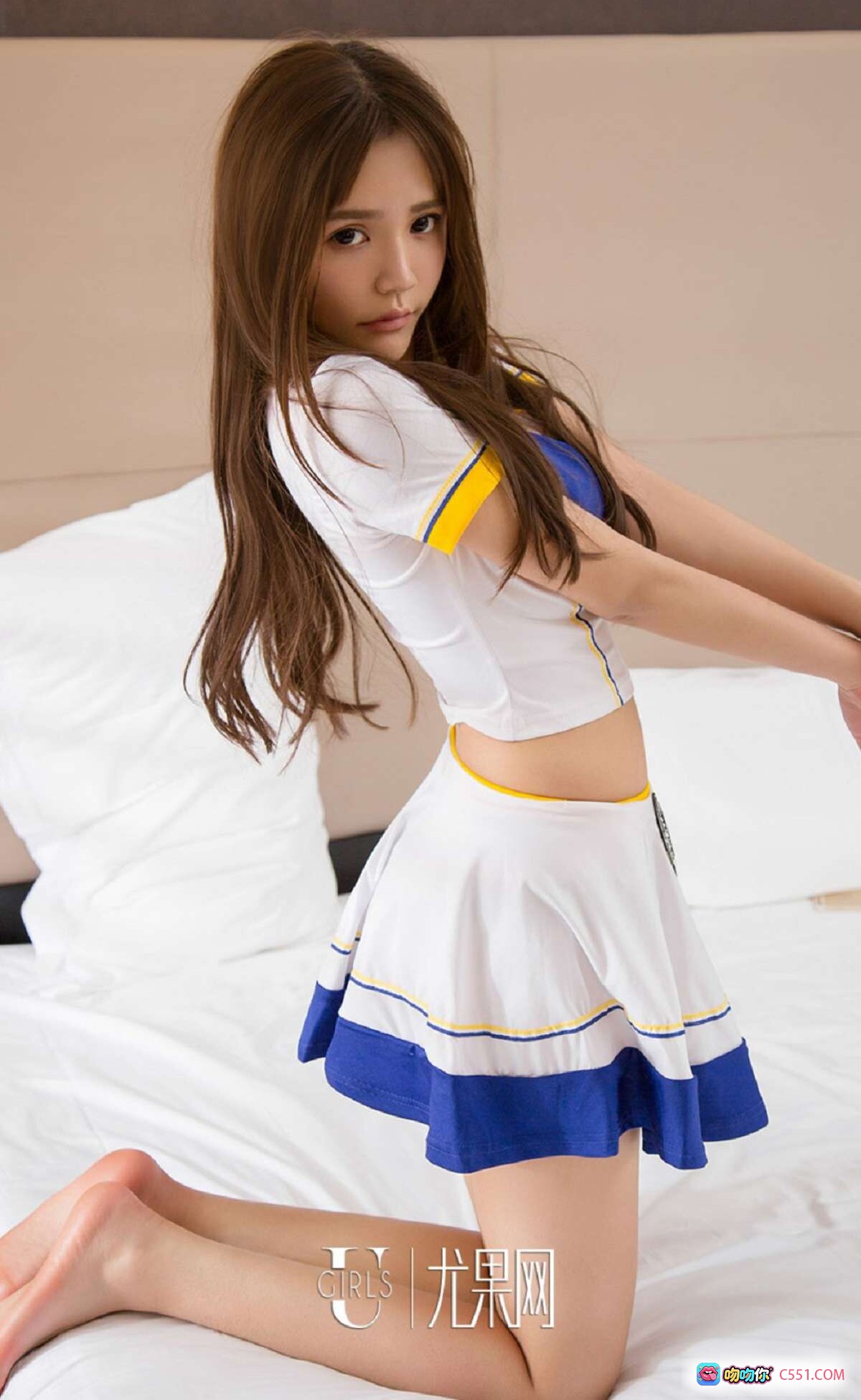 图片[6] - Ugirls尤果网爱尤物专辑No.731萌神妹妹制服写真40P高清美图少女风性感可爱校园风白蓝黄配色短裙露脐装珍珠项链室内私房摄影 - 就要吻
