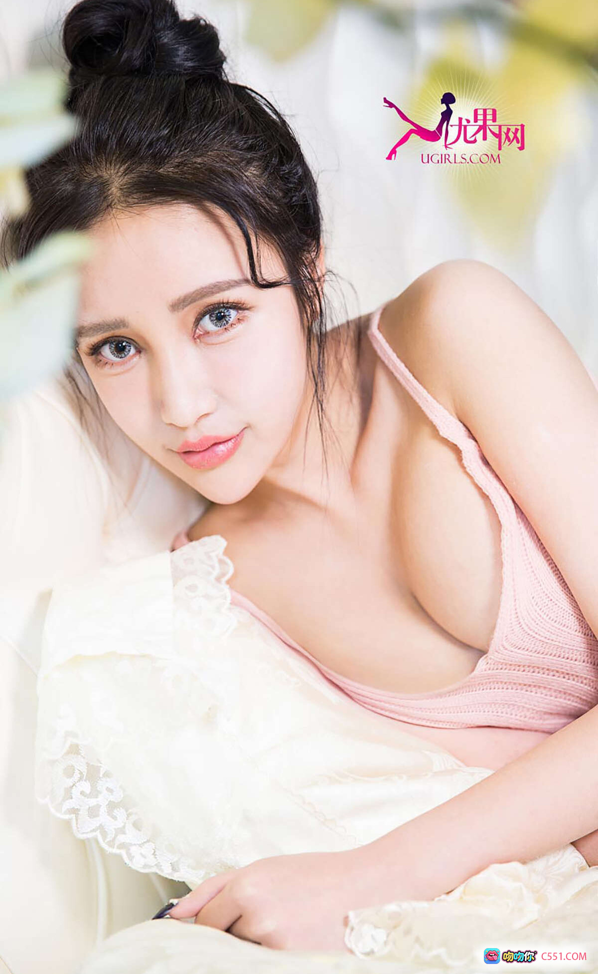 米诺甜美公主风写真 | Ugirls尤果网爱尤物专辑No.206 | 粉色吊带蕾丝裙温柔少女感 | 40P高清美图 - 就要吻