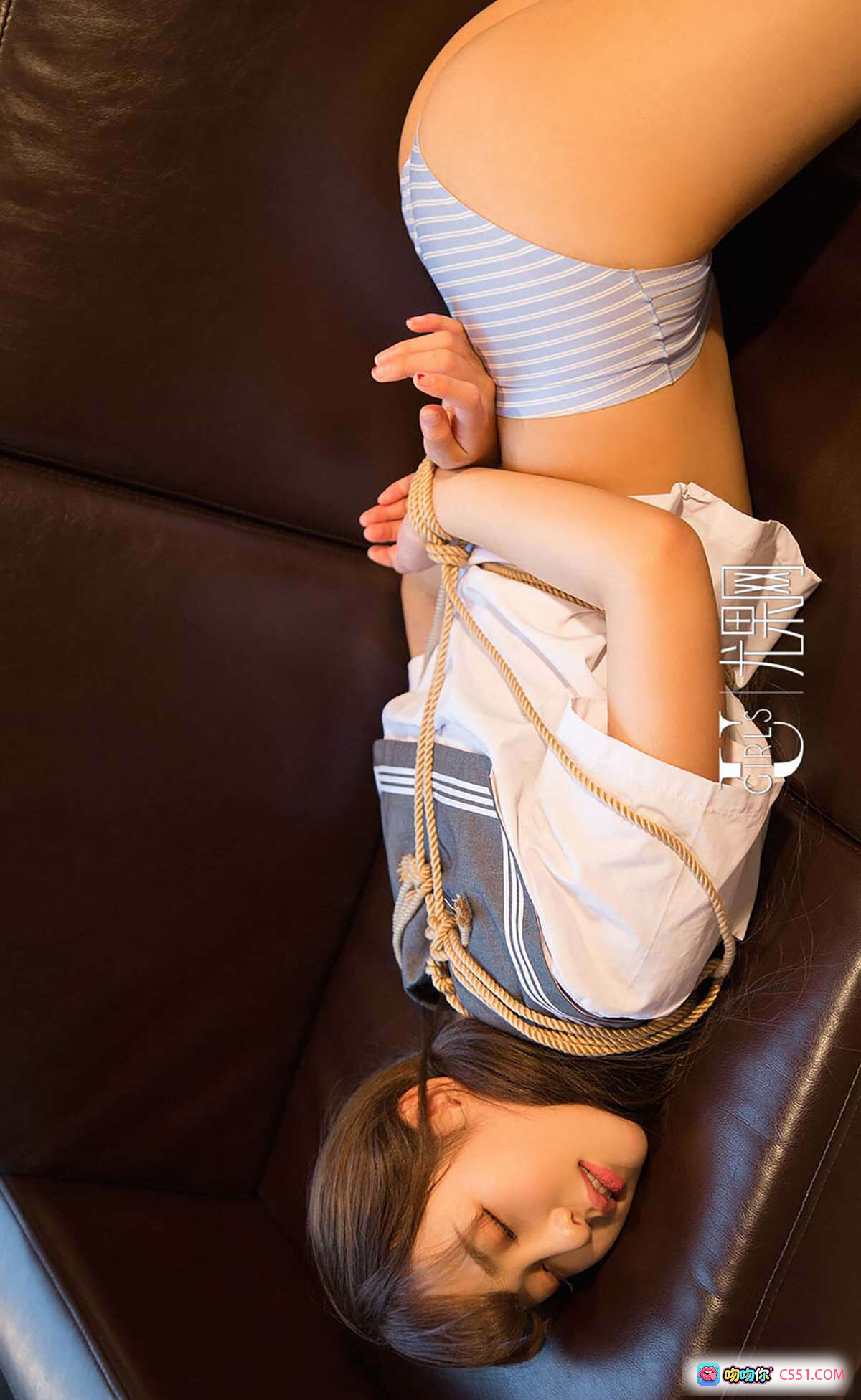 图片[8] - Ugirls尤果网爱尤物专辑No.565含含性感黑蕾丝内衣楼梯写真40P高清美图 - 就要吻