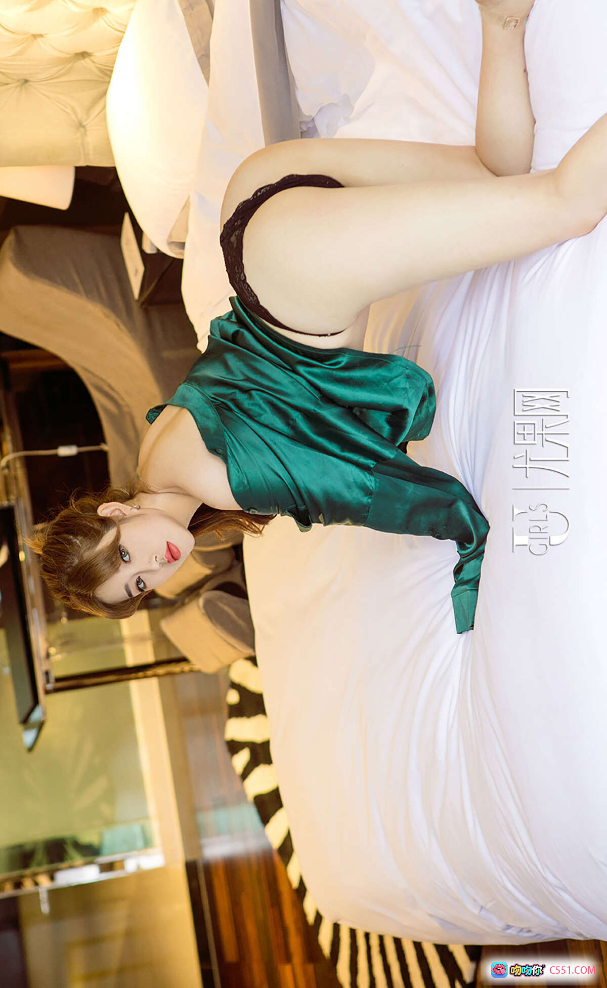 图片[7] - Ugirls尤果网爱尤物No.775 CoCo可可性感写真 黄色CAROLINA上衣格纹内裤红椅美腿私房照 - 就要吻