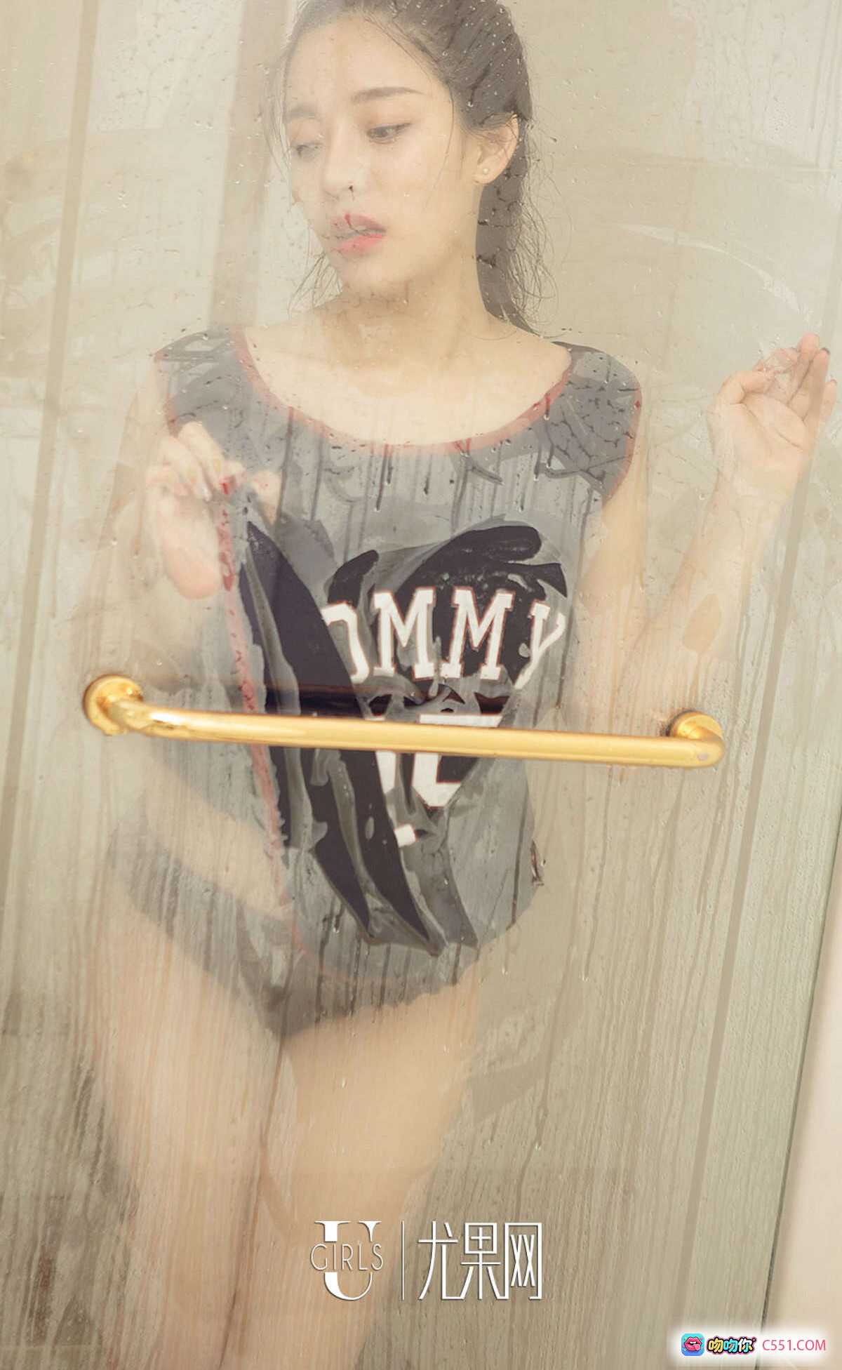 图片[2] - 凌菲性感写真 | Ugirls尤果网爱尤物专辑No.838 | 蓝色丝绸睡衣+蕾丝边+肩部纹身+浴室私房照 - 就要吻