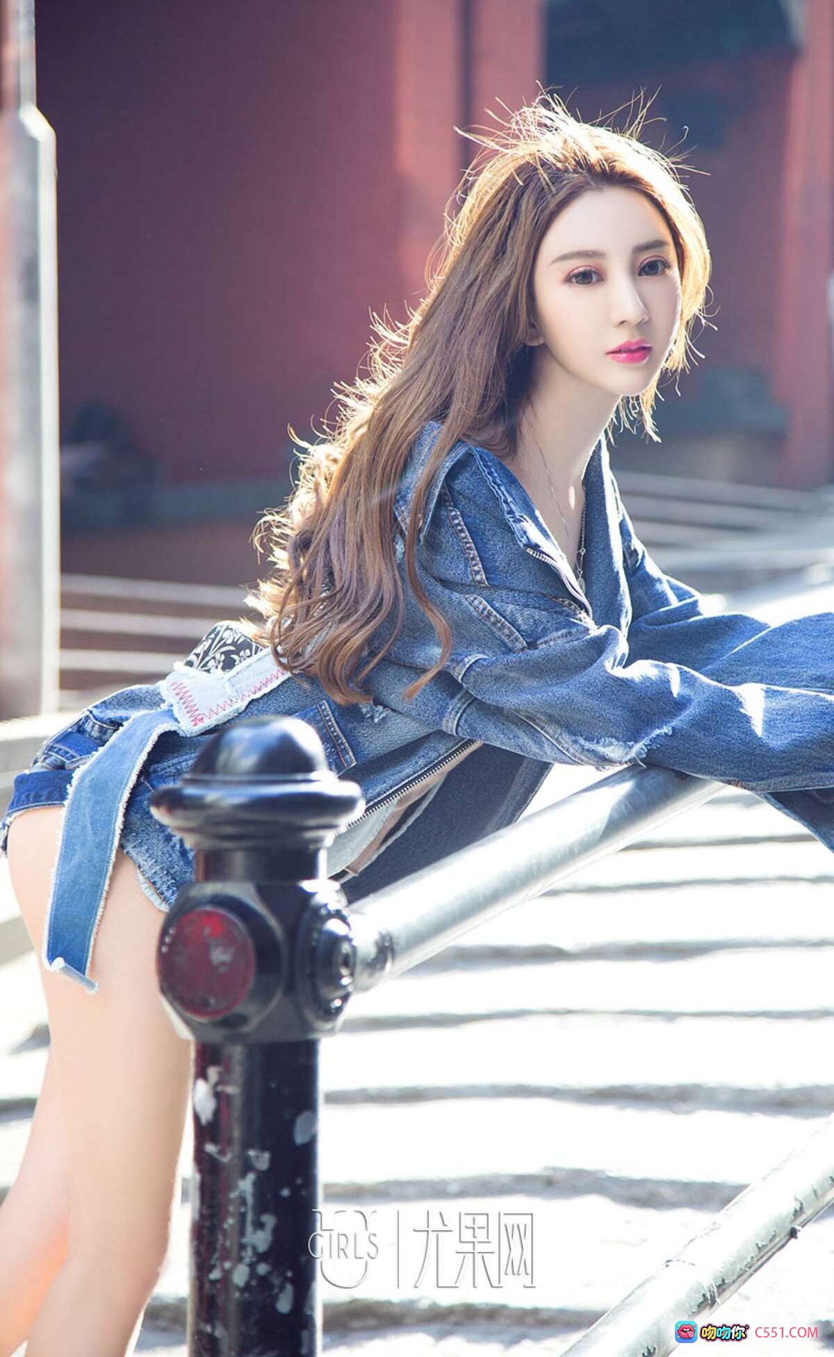 图片[2] - 程梓优雅蕾丝深V连衣裙写真 | Ugirls尤果网爱尤物专辑No.956 | 美腿高跟酒杯氛围感大片 - 就要吻