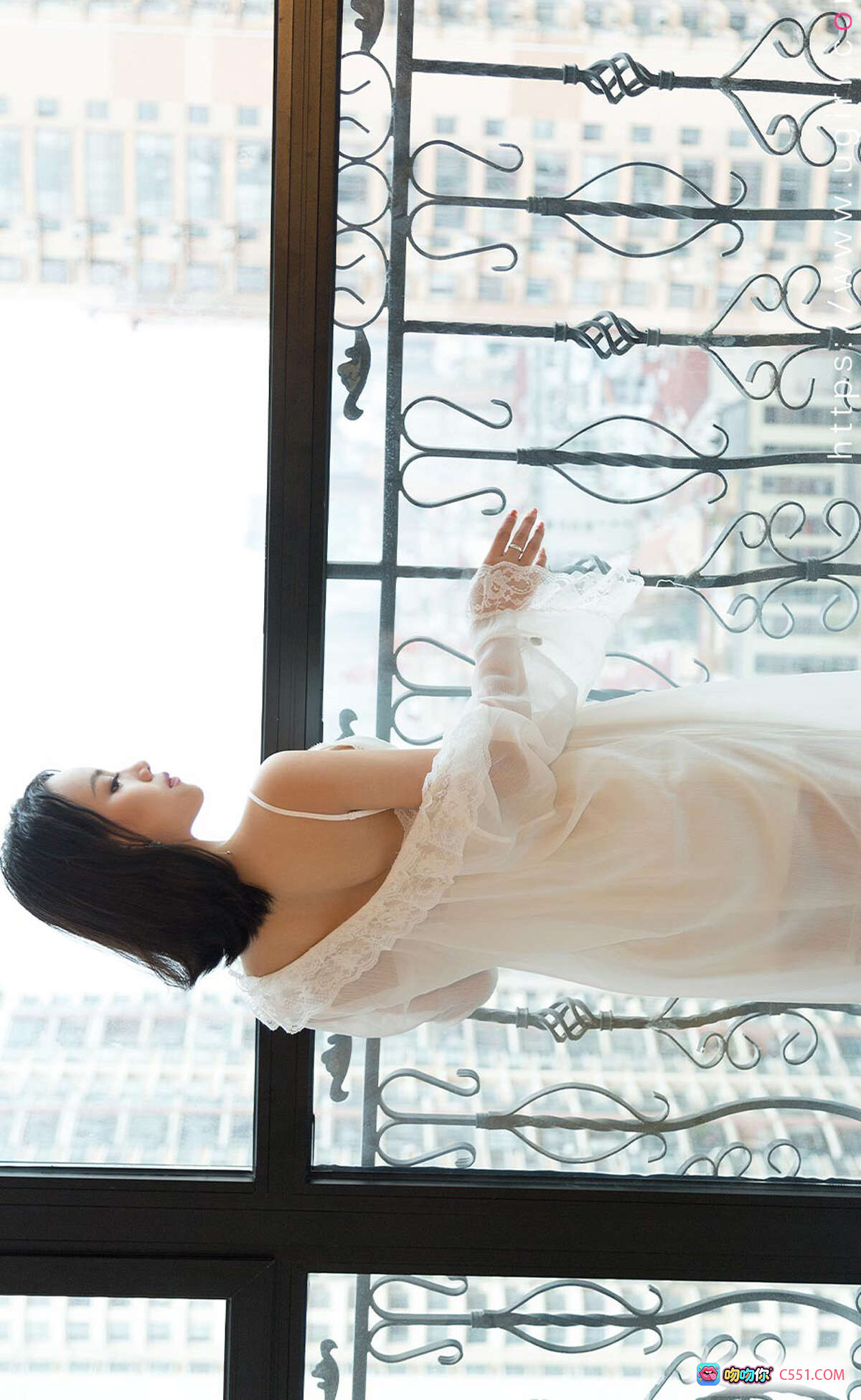 图片[5] - 予念白色蕾丝吊带裙窗边写真 | Ugirls尤果网爱尤物专辑No.1690高清美图 - 就要吻