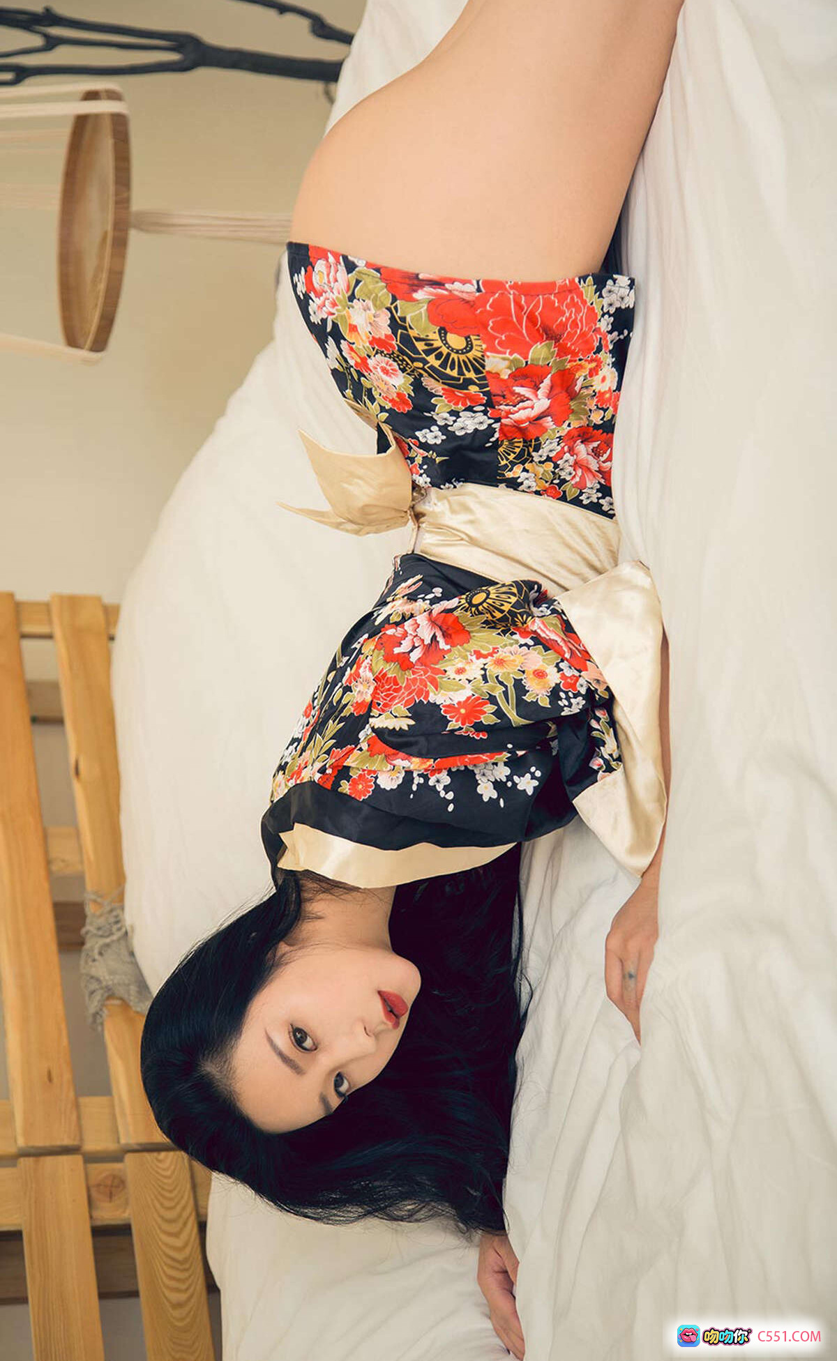 图片[2] - 刘瑾希日式和风睡衣写真｜黑色花卉丝绸浴袍性感私房照｜尤果网爱尤物No.1572高清图集 - 就要吻