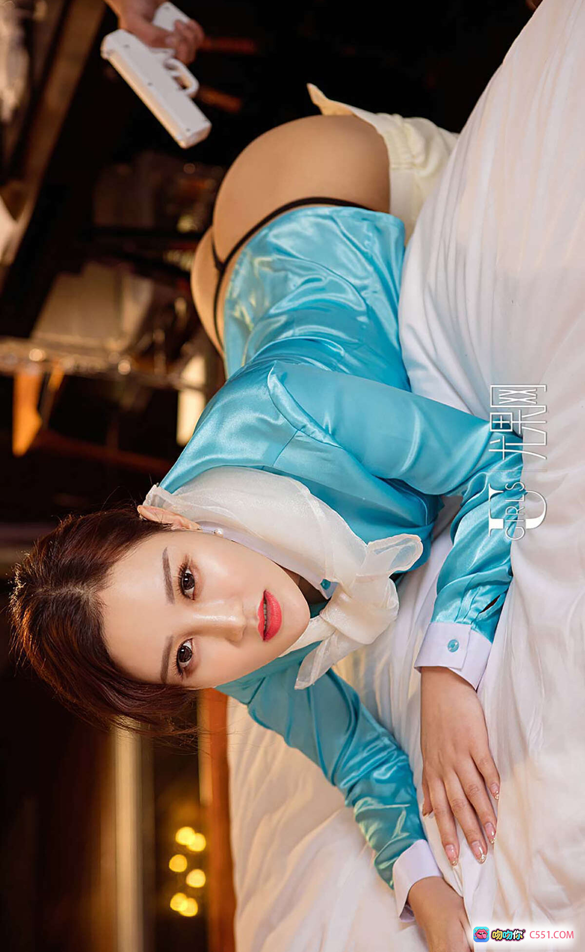 图片[6] - 韩茜尤果网写真｜蓝色缎面衬衫+白色包臀裙｜优雅性感职场风｜爱尤物专辑No.566 - 就要吻