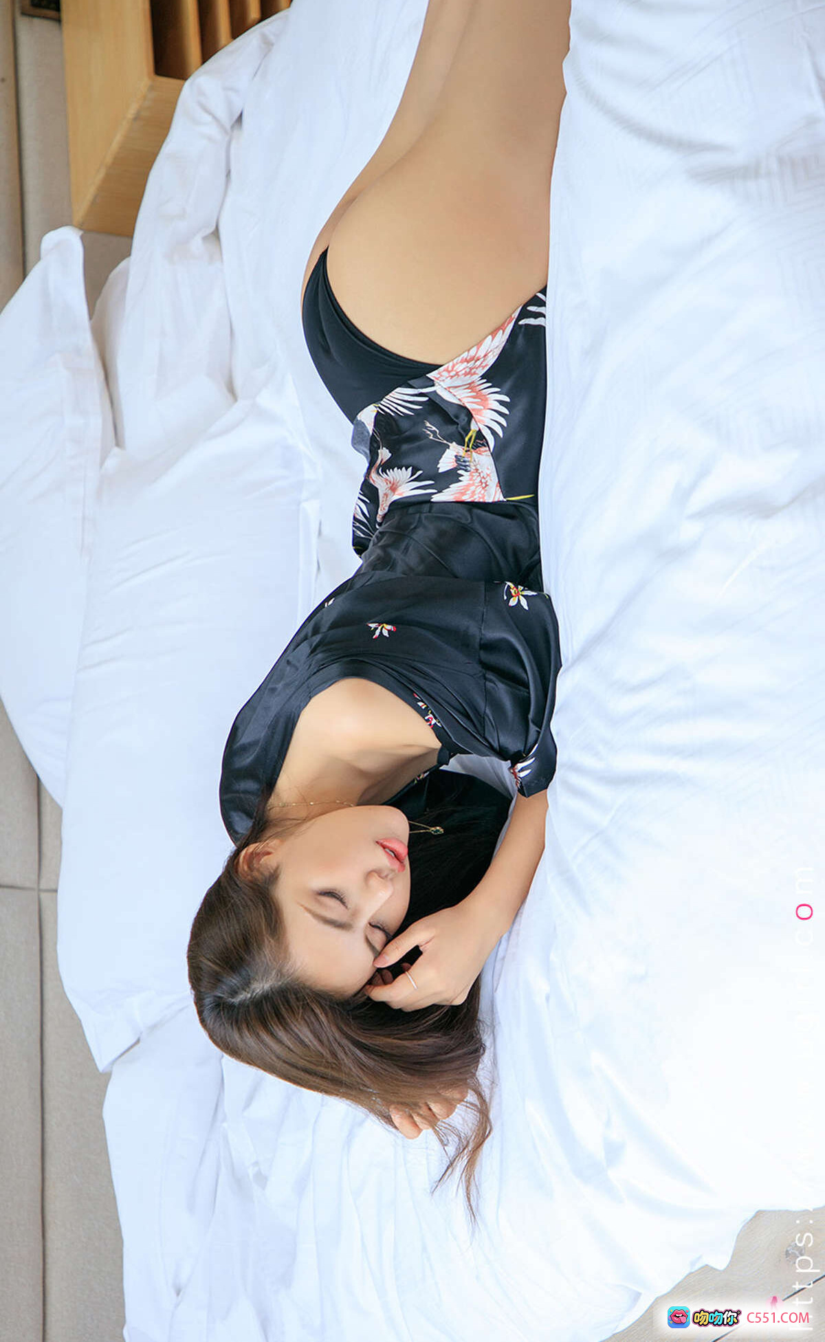 图片[6] - 明娜优雅写真 | Ugirls尤果网爱尤物专辑No.1994 | 白色印花连衣裙 | 室内时尚人像摄影 - 就要吻