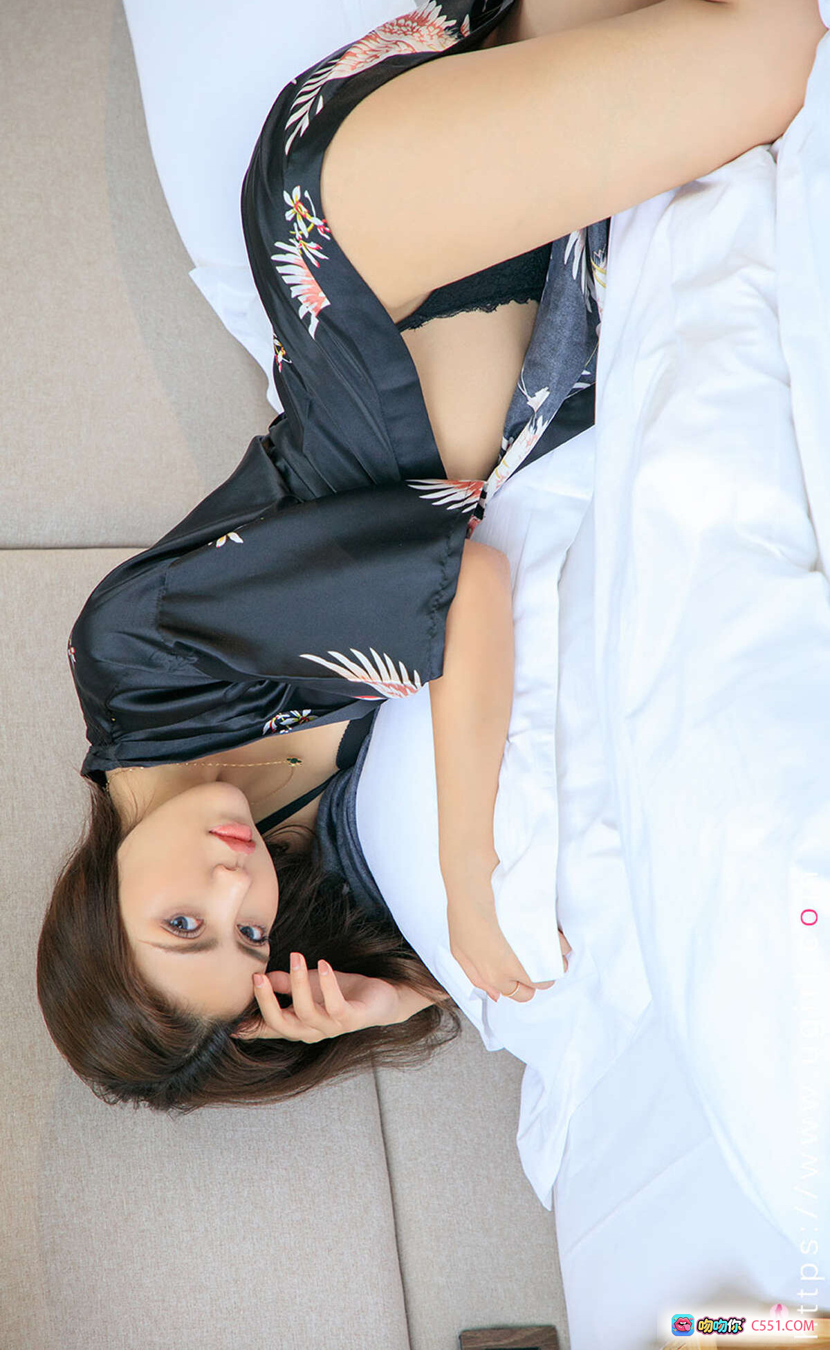 图片[3] - 明娜优雅写真 | Ugirls尤果网爱尤物专辑No.1994 | 白色印花连衣裙 | 室内时尚人像摄影 - 就要吻