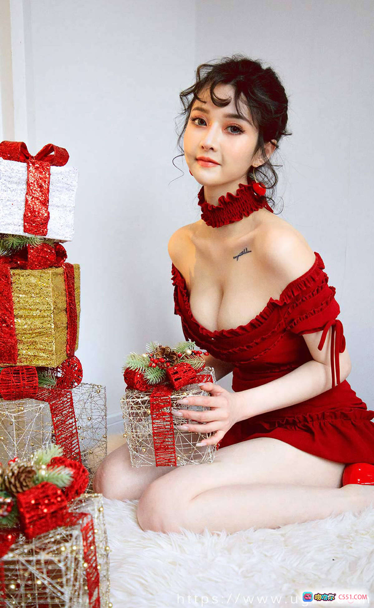 图片[5] - 露儿红色蕾丝内衣写真 – Ugirls尤果网爱尤物专辑2019.12.17 No.1672 35P48M 室内圣诞氛围性感私房照 - 就要吻