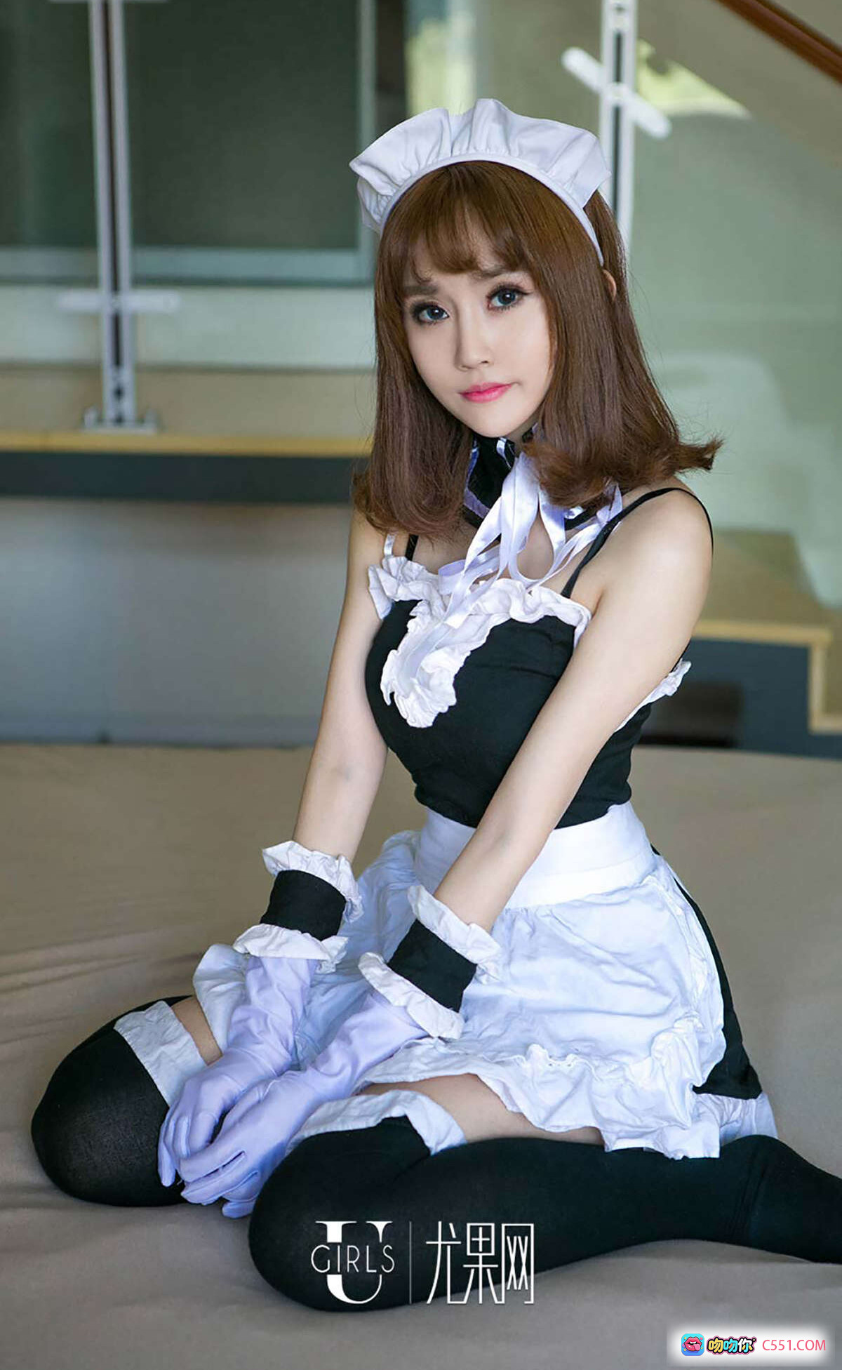 图片[2] - [Ugirls尤果网] 猴小语女仆装写真 2016.05.29 No.376 黑白蕾丝围裙+长筒袜+高跟鞋 厨房场景性感摆拍 - 就要吻