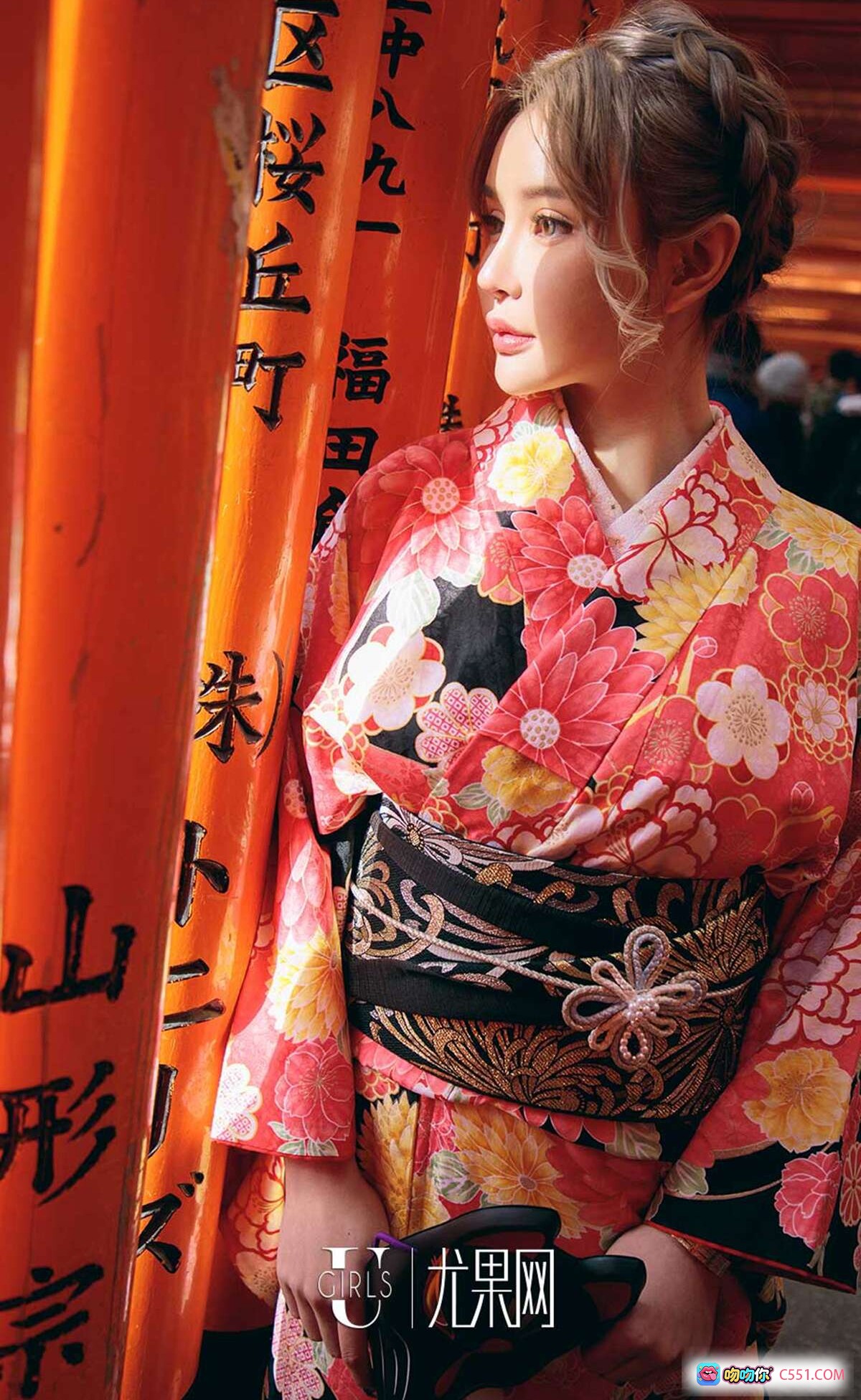 青树萌琪琪和服写真 | Ugirls尤果网爱尤物专辑No.1361 | 日式花柄浴衣 | 神社鸟居背景 | 优雅盘发造型 | 2019年2月9日高清图集 - 就要吻