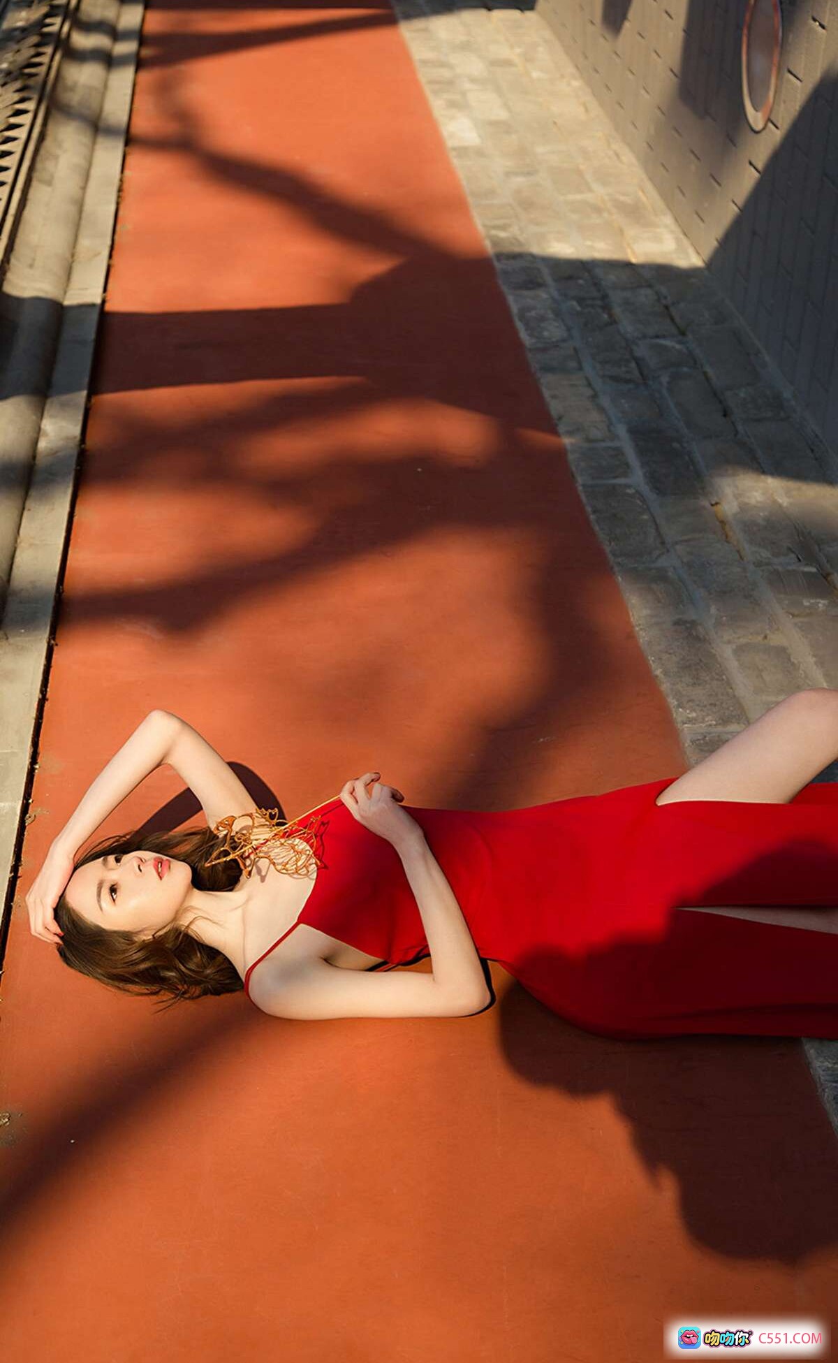 图片[3] - 梦心玥红裙性感写真｜尤果网爱尤物No.1442｜蕾丝内衣+高跟鞋+暖光灯饰氛围感大片 - 就要吻