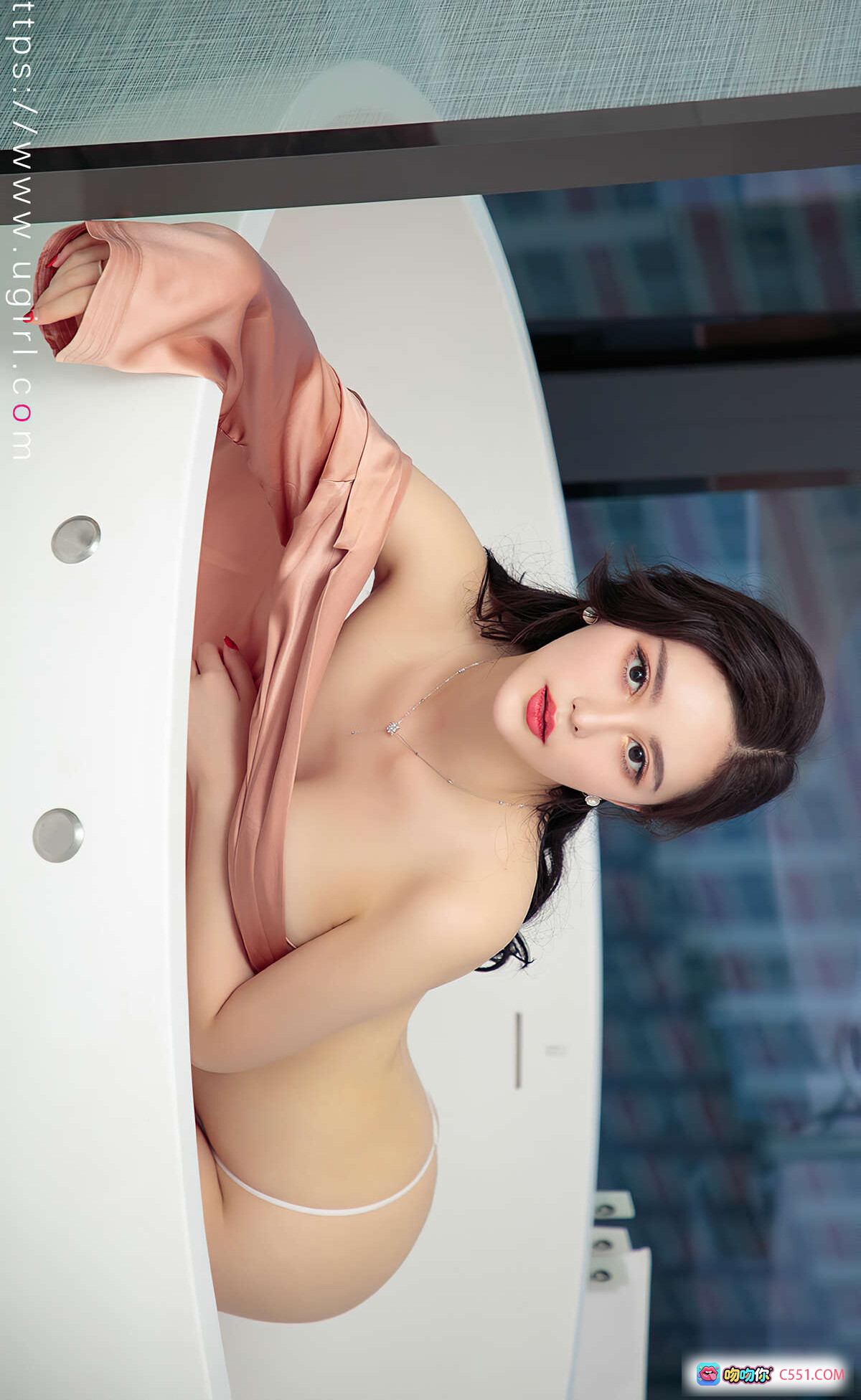 图片[4] - Ugirls尤果网爱尤物专辑No.1827 Hasand粉裙浴缸写真性感优雅美腿锁骨少女风高清图集 - 就要吻