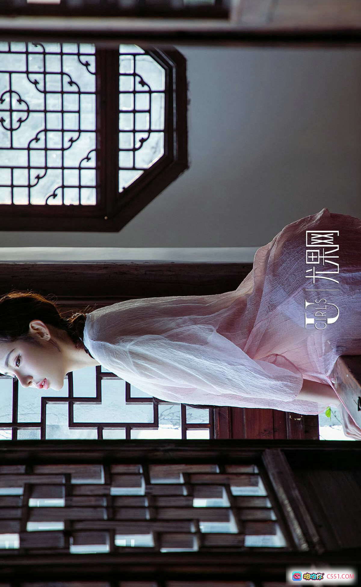 图片[4] - 萌琪琪古风写真 | 透明薄纱长裙 | 紫色内衣若隐若现 | 手持油纸伞庭院坐姿 | Ugirls尤果网爱尤物专辑No.1250 - 就要吻