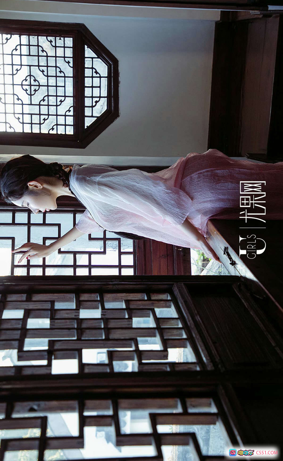 图片[3] - 萌琪琪古风写真 | 透明薄纱长裙 | 紫色内衣若隐若现 | 手持油纸伞庭院坐姿 | Ugirls尤果网爱尤物专辑No.1250 - 就要吻