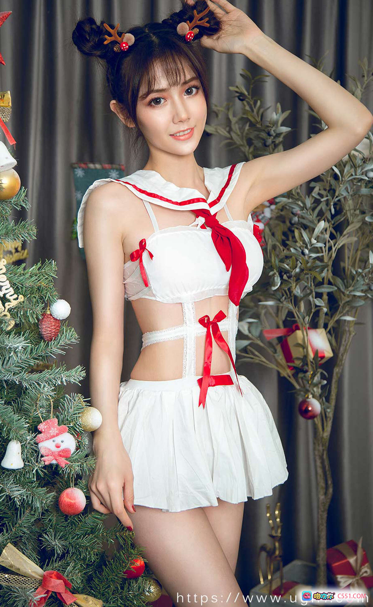 图片[7] - 唐小糖圣诞主题写真 | 白色水手服+雪人玩偶+鹿角发饰 | Ugirls尤果网爱尤物专辑No.1679 - 就要吻