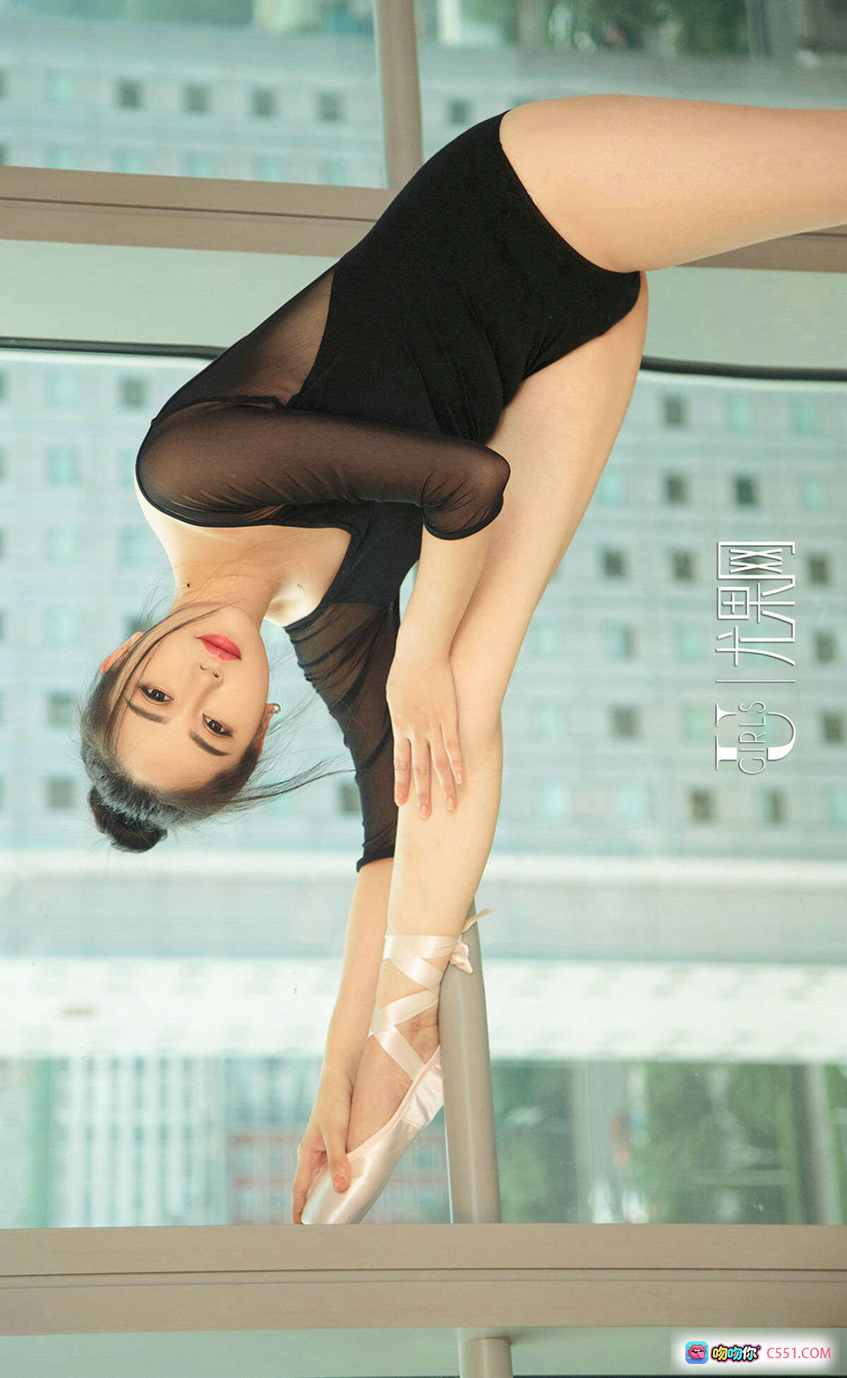 图片[9] - 夏雨霏白色紧身连体衣性感写真 | Ugirls尤果网爱尤物专辑2018.08.27 No.1195 | 室内沙发美腿诱惑高清图集 - 就要吻