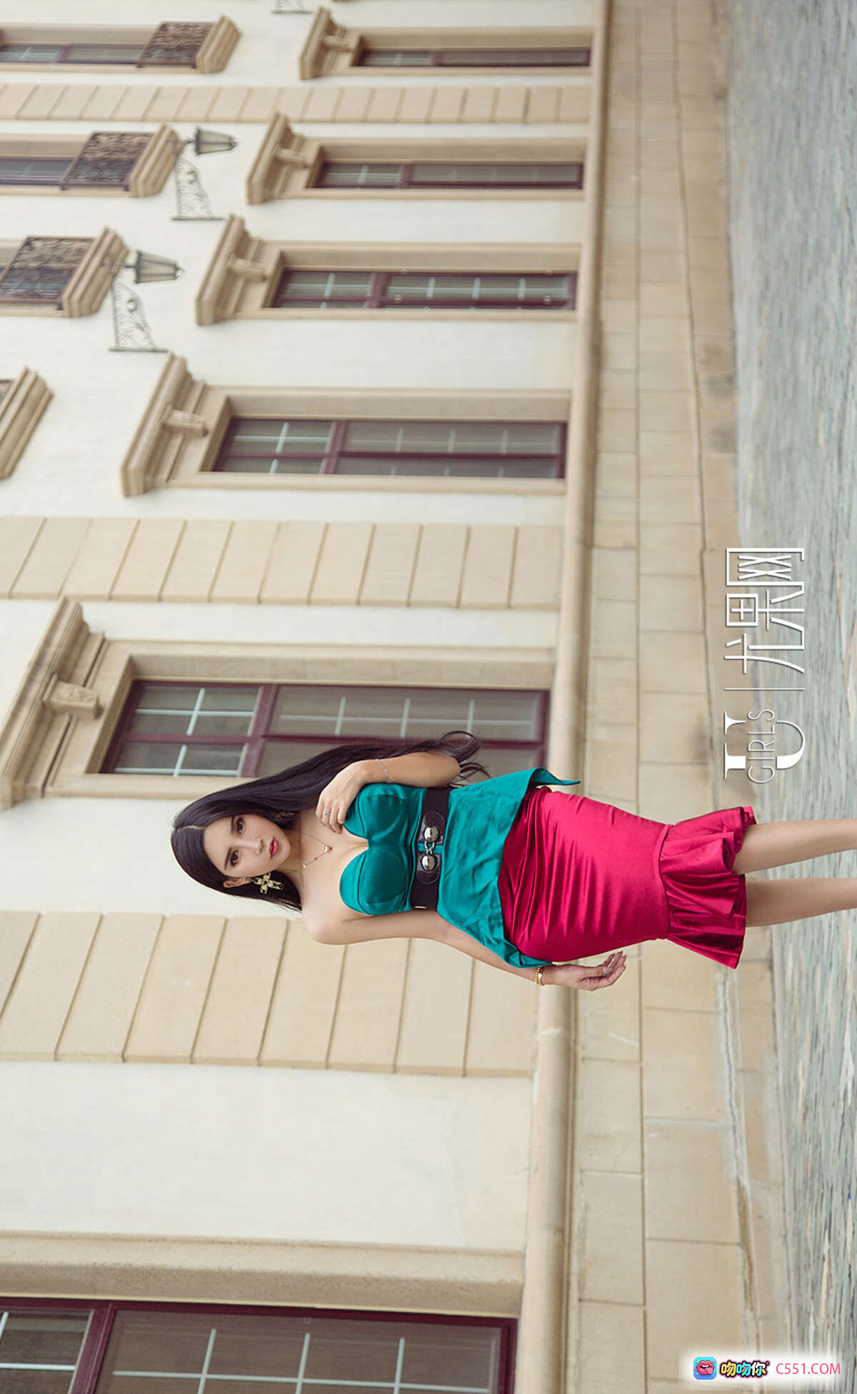 图片[4] - 艾霓莎优雅写真 | 绿红拼接抹胸裙 | 性感修身鱼尾裙 | Ugirls尤果网2018经典专辑No.1208 - 就要吻