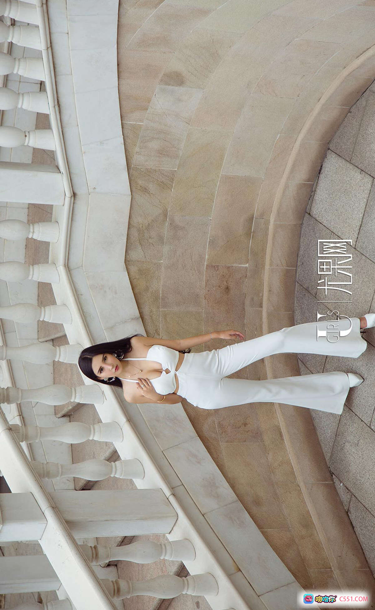 图片[7] - 艾霓莎优雅写真 | 绿红拼接抹胸裙 | 性感修身鱼尾裙 | Ugirls尤果网2018经典专辑No.1208 - 就要吻