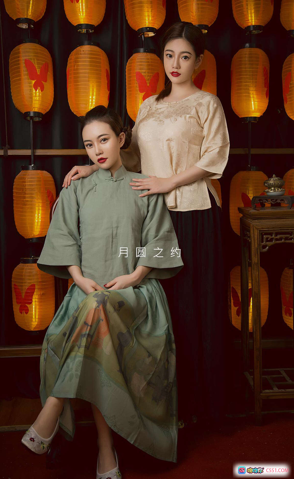 图片[3] - 孟十朵优雅写真｜金色上衣黑裙蕾丝边｜红地毯灯笼背景｜Ugirls尤果网爱尤物专辑No.1577 - 就要吻