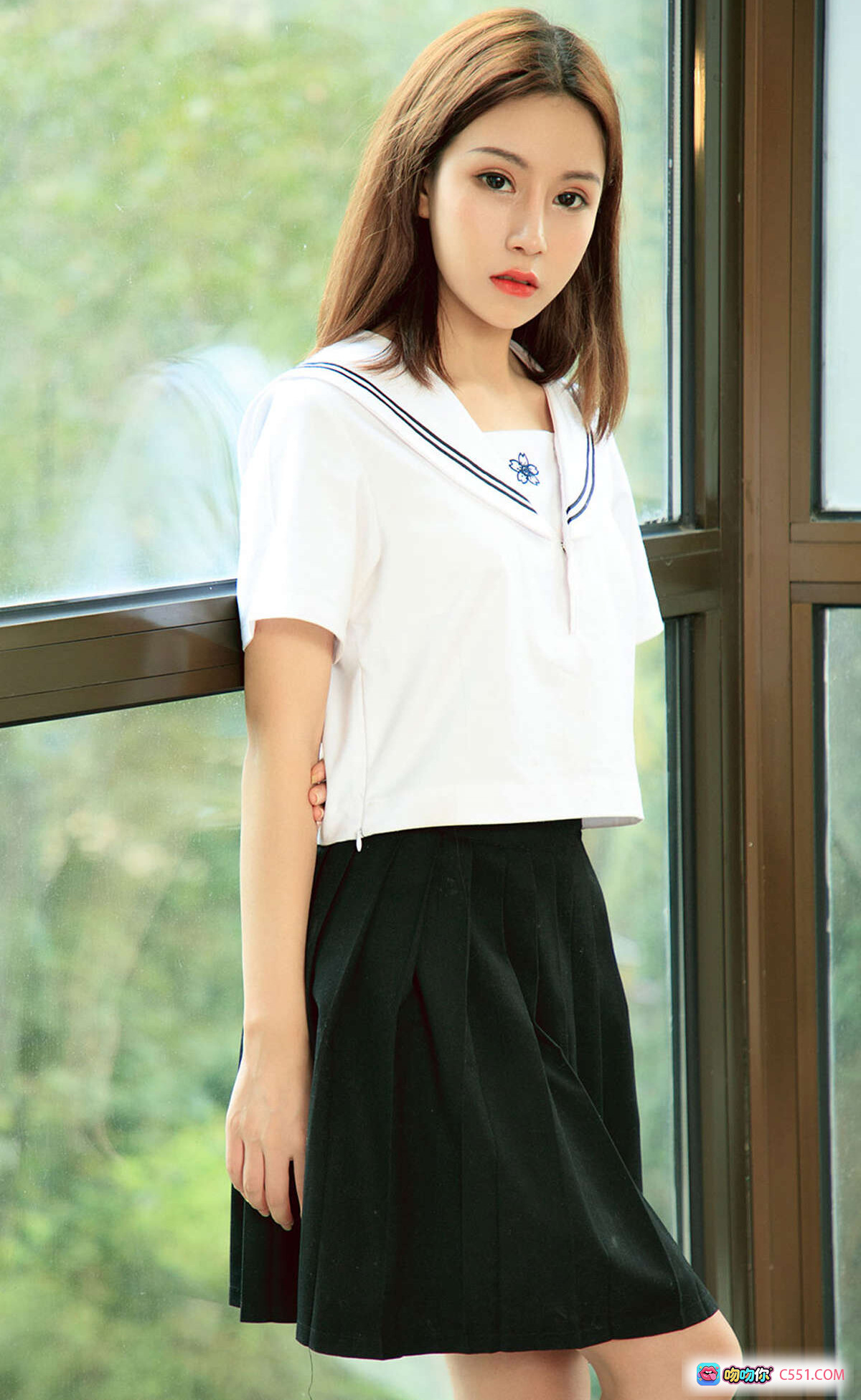 图片[9] - Ugirls尤果网爱尤物专辑2019.08.26 No.1558茯苓35P高清写真 白色水手服黑短裙室内窗边坐姿美腿性感私房照 - 就要吻