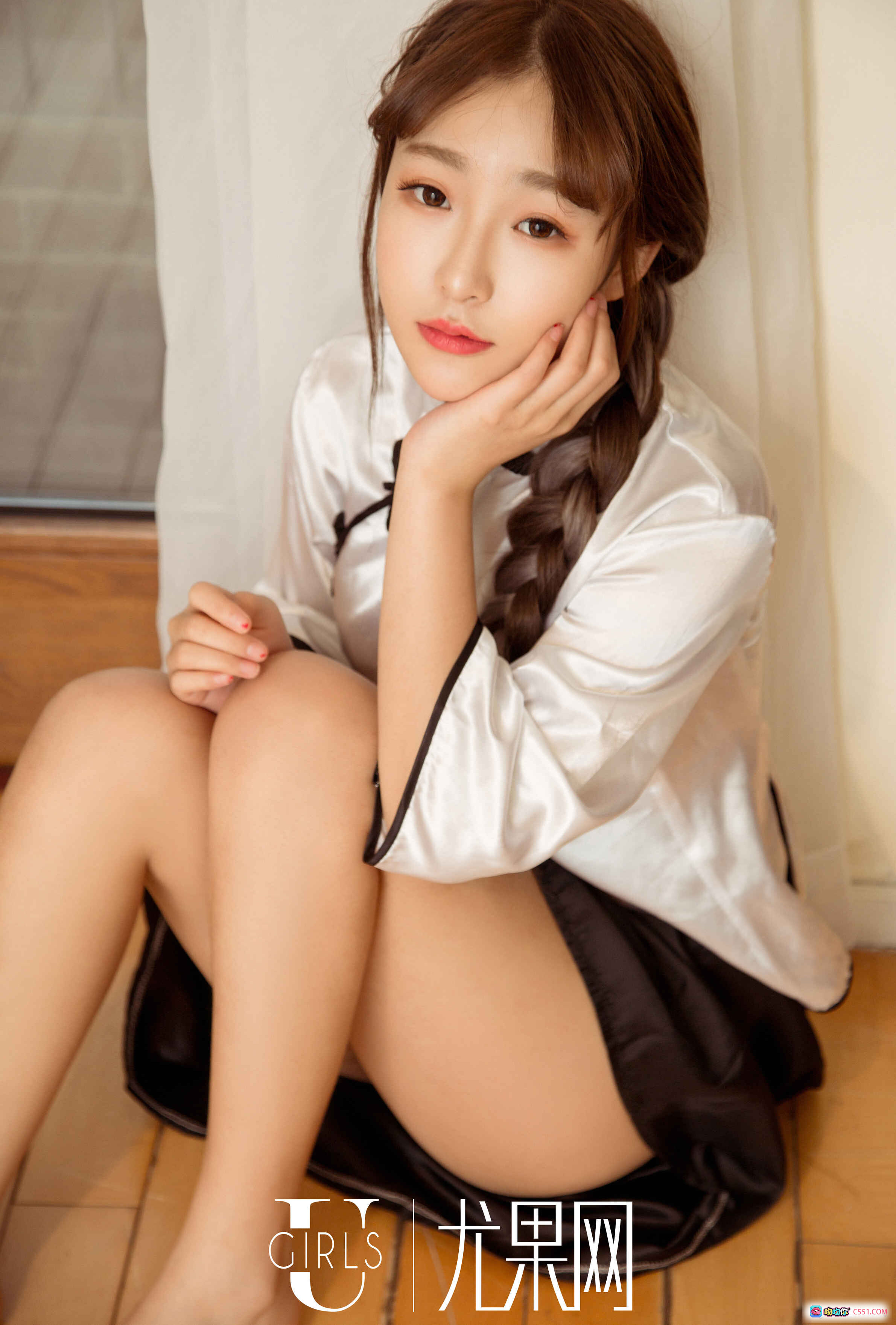 图片[9] - Ugirls尤果网含含2017.02.10写真U248甜美麻花辫白衬衫黑内衣坐姿私房美腿高清图集 - 就要吻