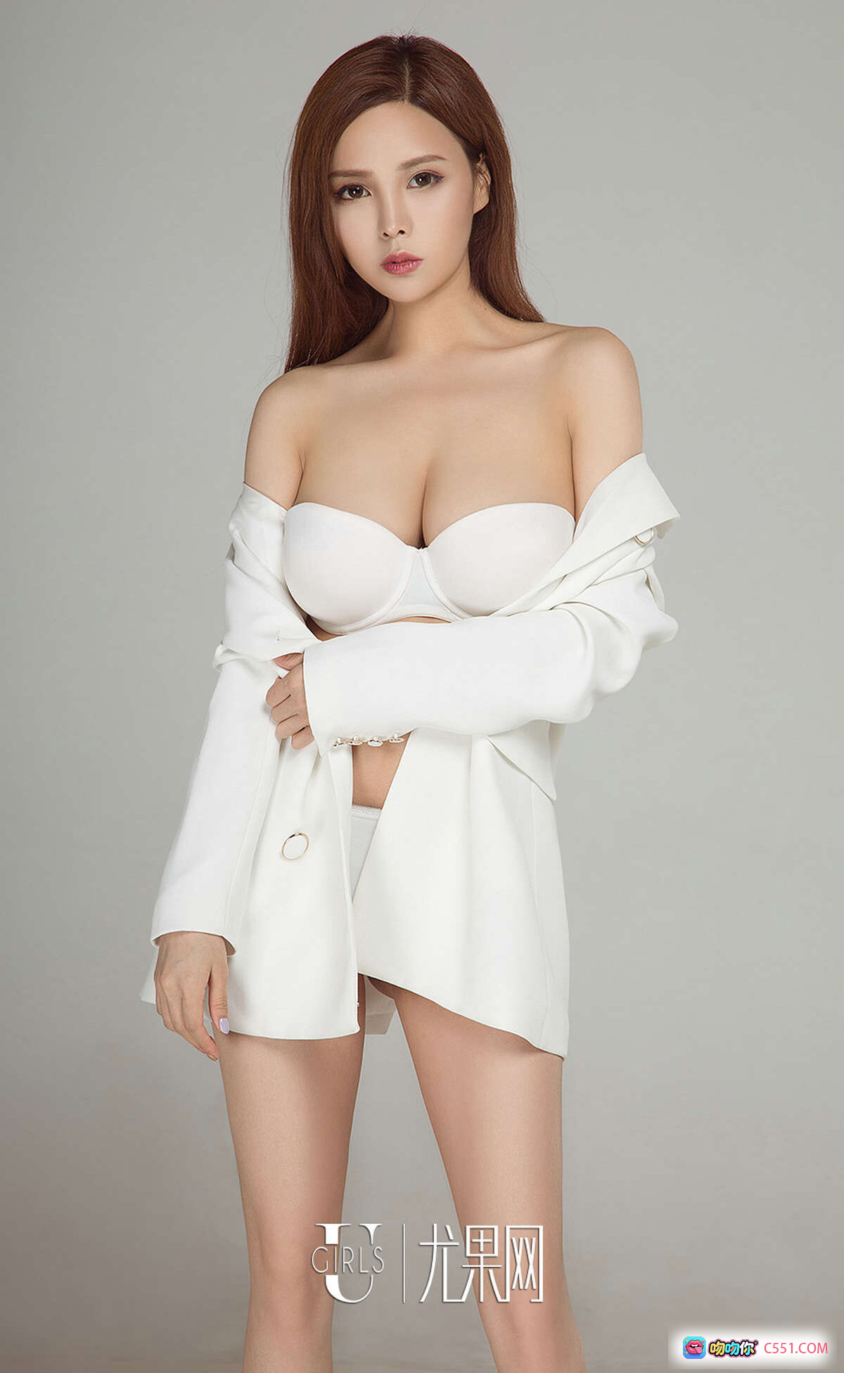 胡润曦白色抹胸西装写真 | Ugirls尤果网爱尤物专辑No.1164性感私房照 - 就要吻