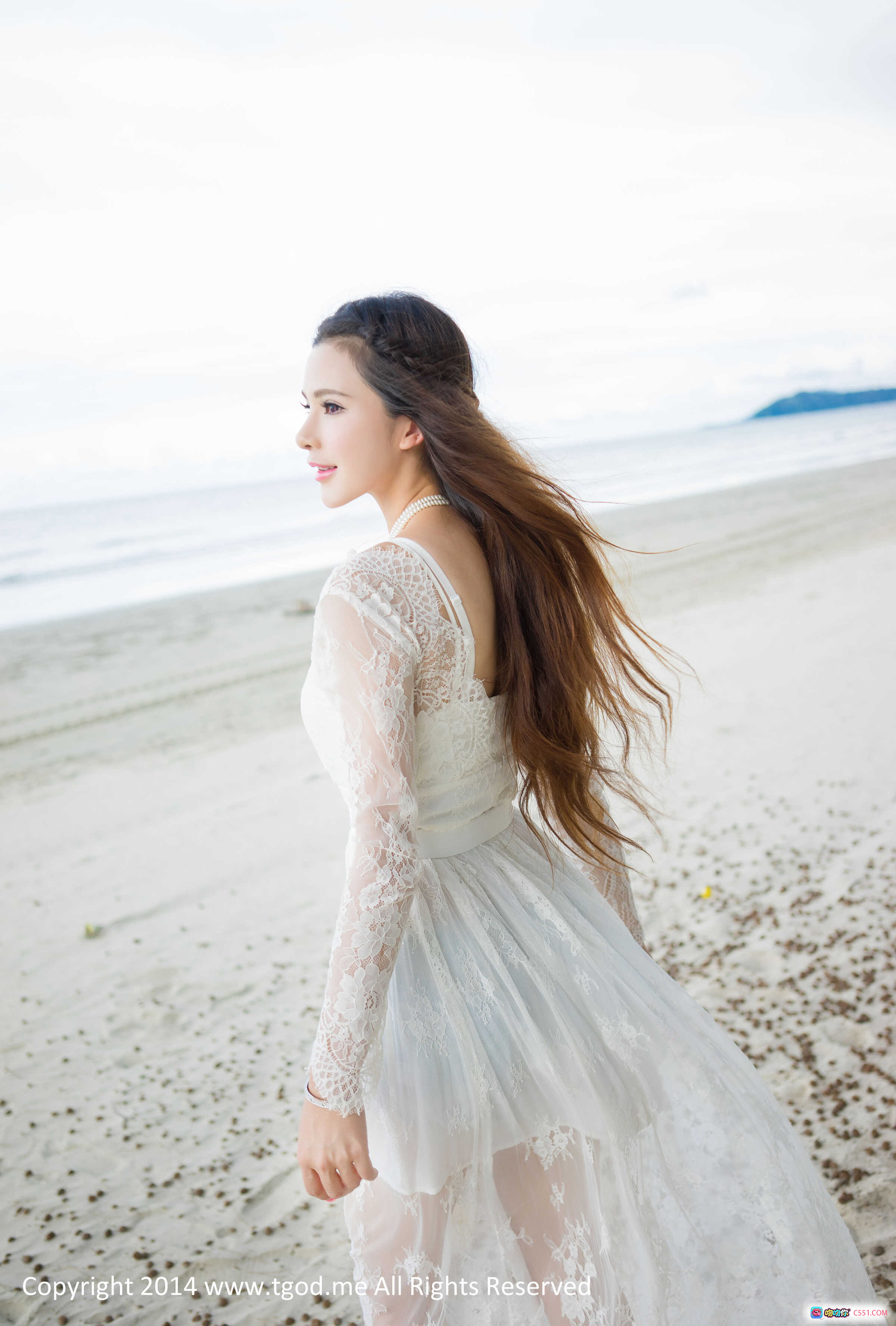 宛恩miyu沙巴旅拍红比基尼海滩写真 | 天使与魔鬼并存性感女神2014经典海岸大片 - 就要吻