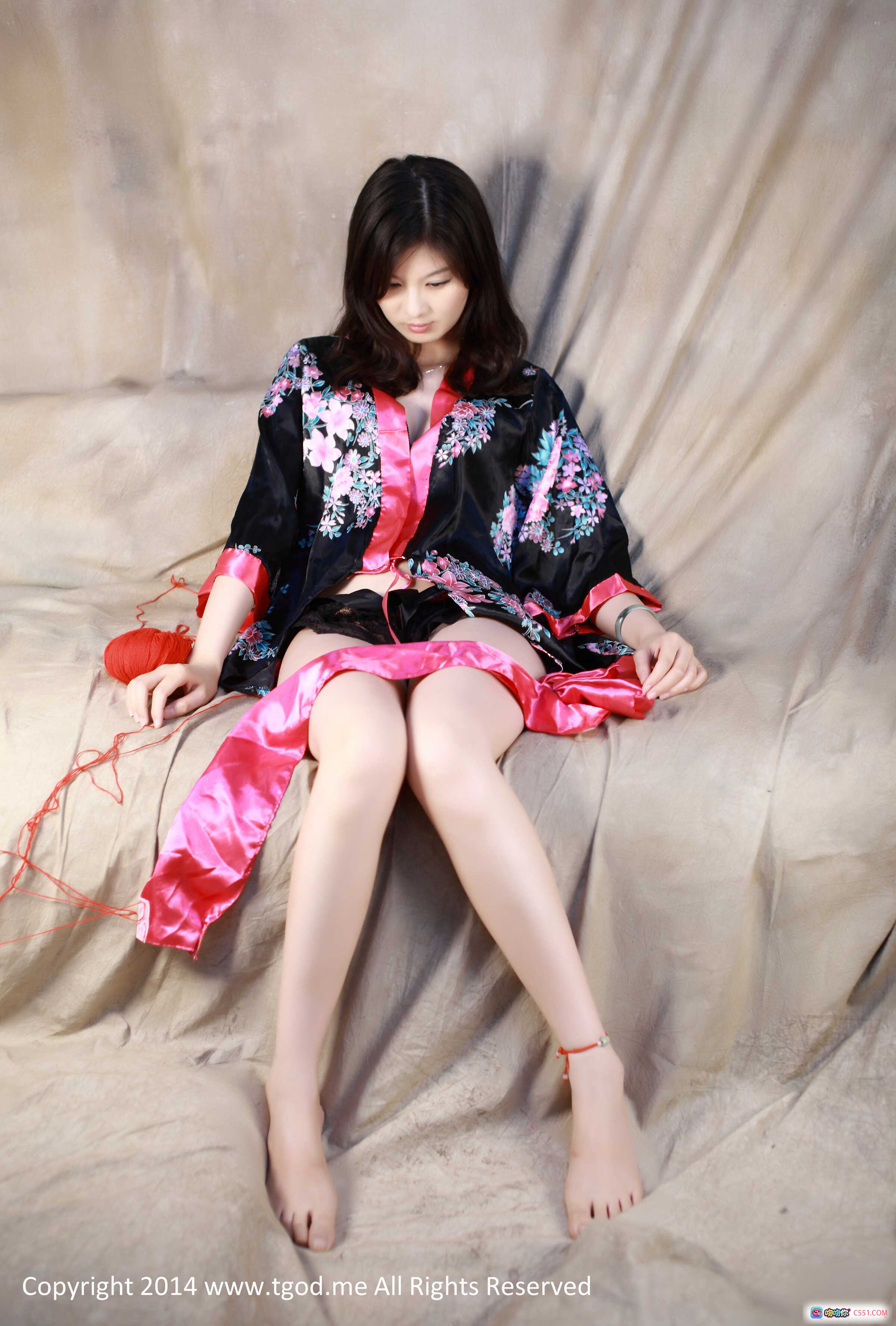 图片[9] - 优雅蜜桃成熟时｜现役空姐槿馨写真｜黑粉花卉和服｜红毛线球床拍｜TGOD推女神2014精选 - 就要吻